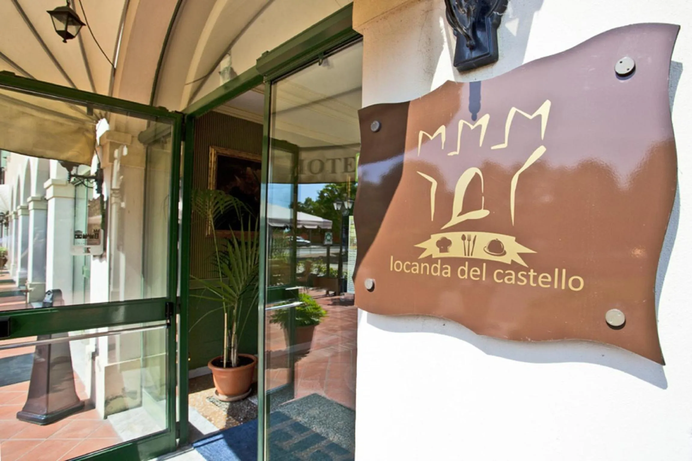 Property logo or sign in Hotel Bentivoglio Residenza D'Epoca