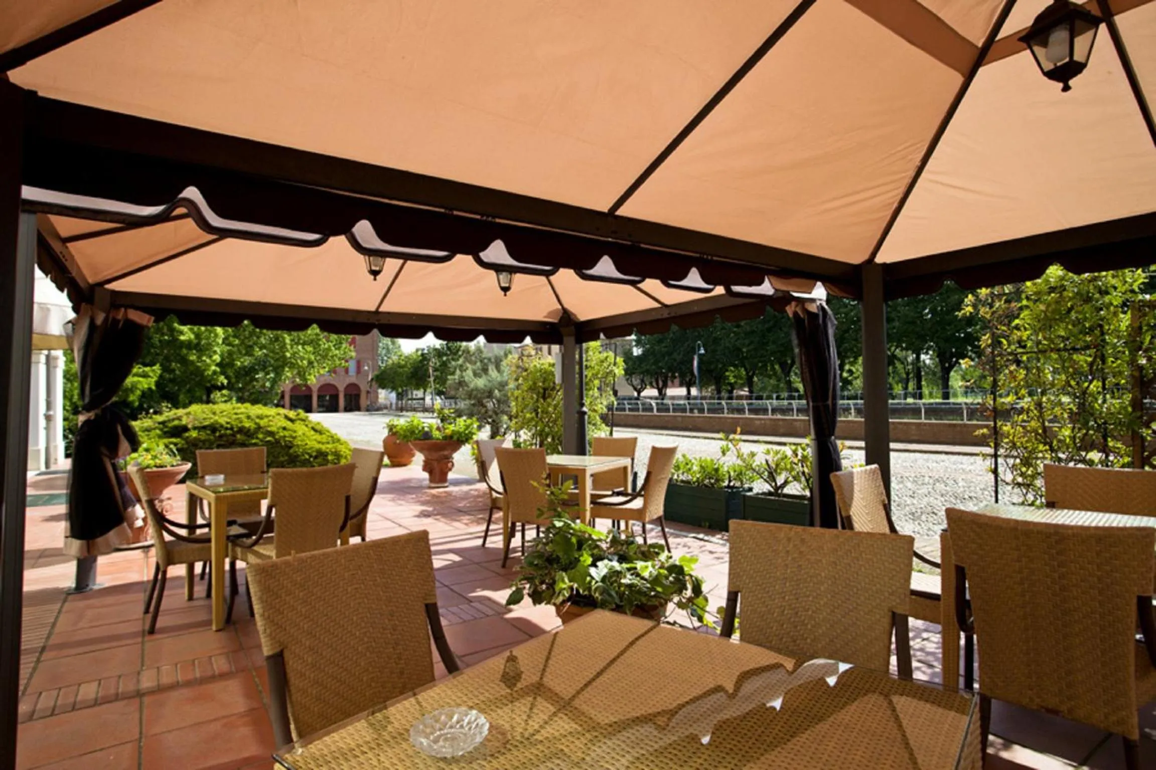 Garden in Hotel Bentivoglio Residenza D'Epoca