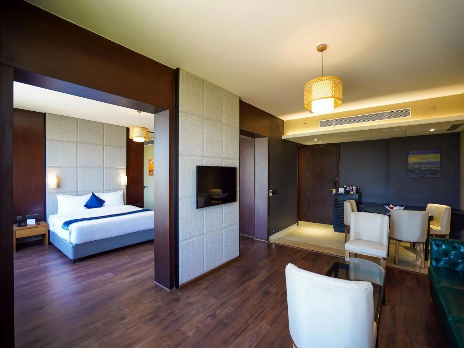 Living room, Bed in Essentia Luxury Hotel Indore