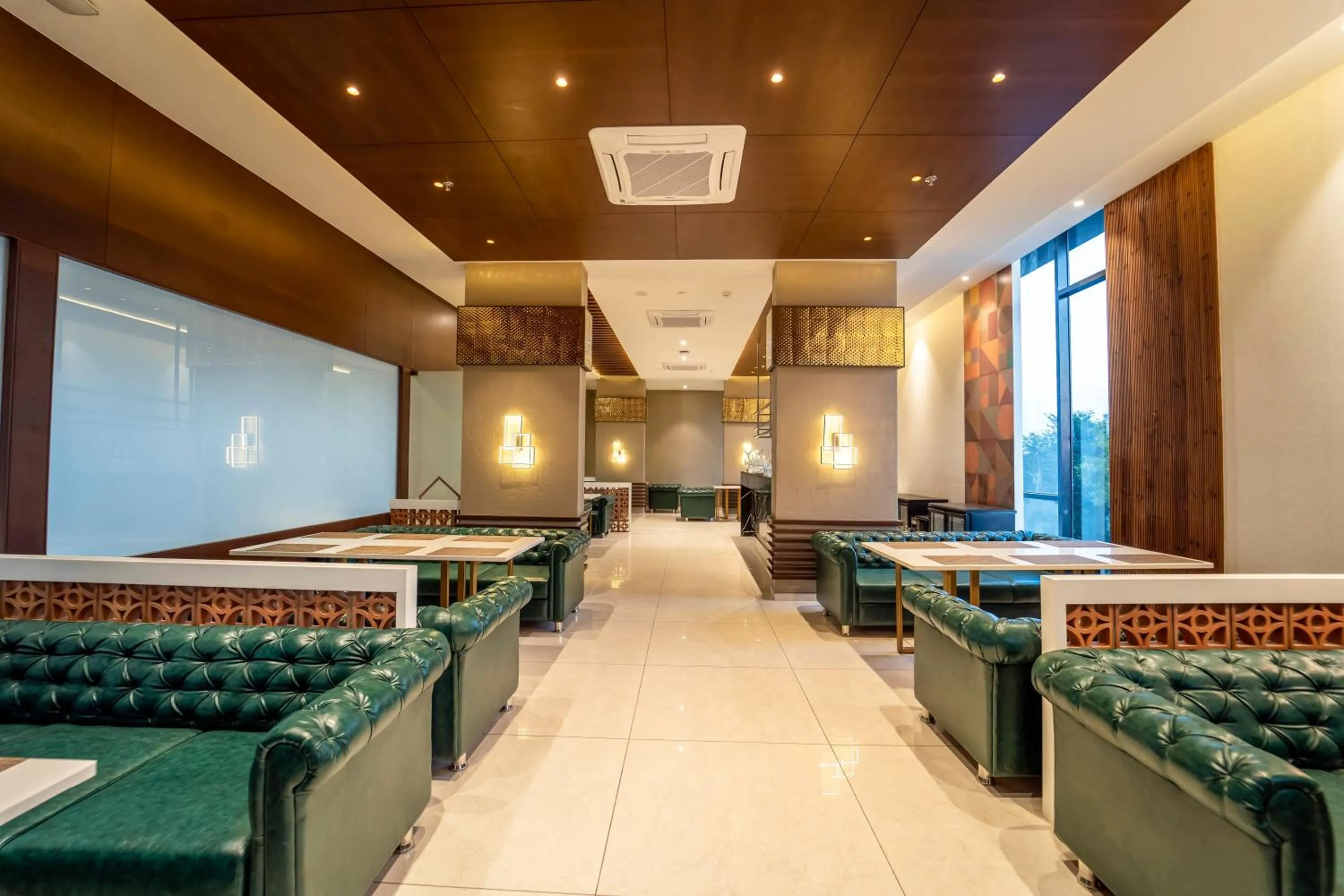 Food and drinks in Essentia Luxury Hotel Indore