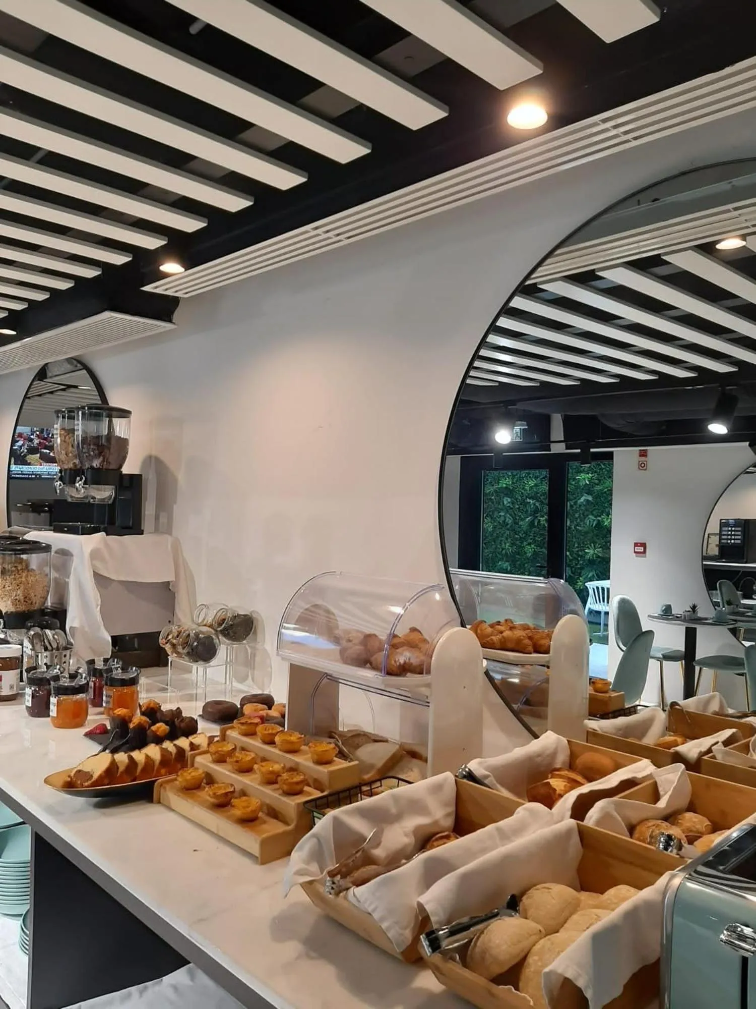 Buffet breakfast in Lisbon City Hollywood Hotel by City Hotels