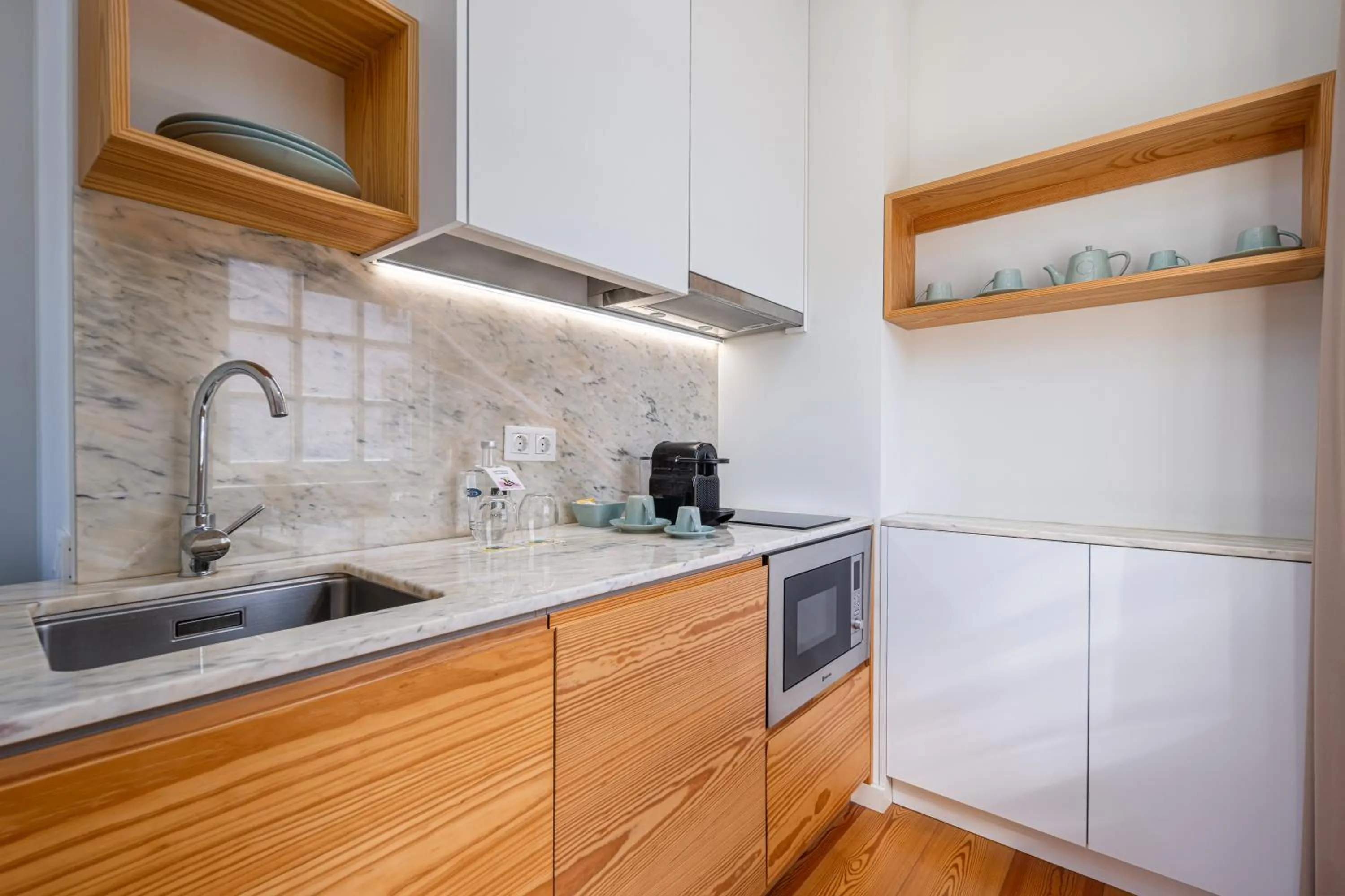 Coffee/tea facilities in Porta Nobre Boutique Hotel by Aspasios