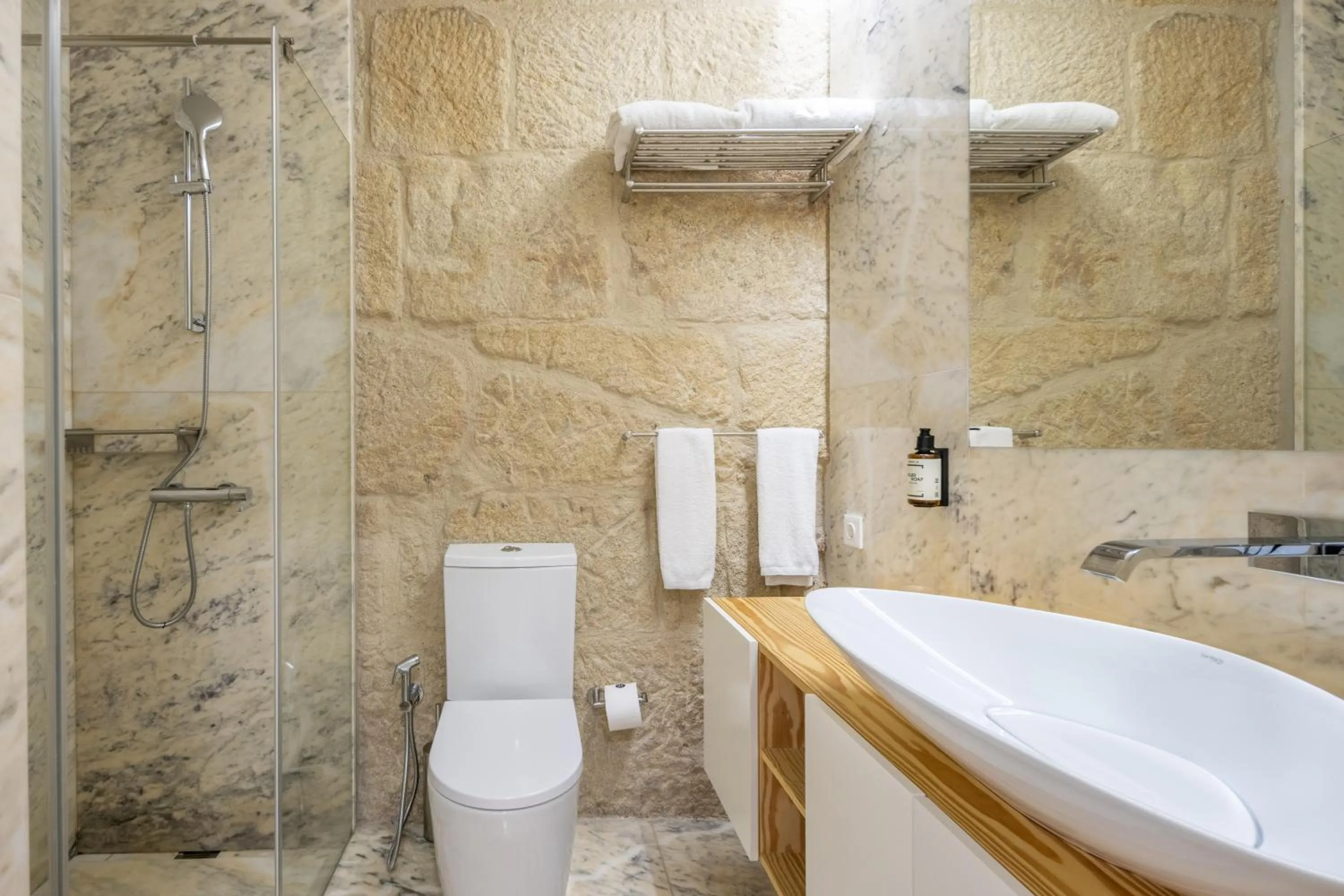 Shower in Porta Nobre Boutique Hotel by Aspasios