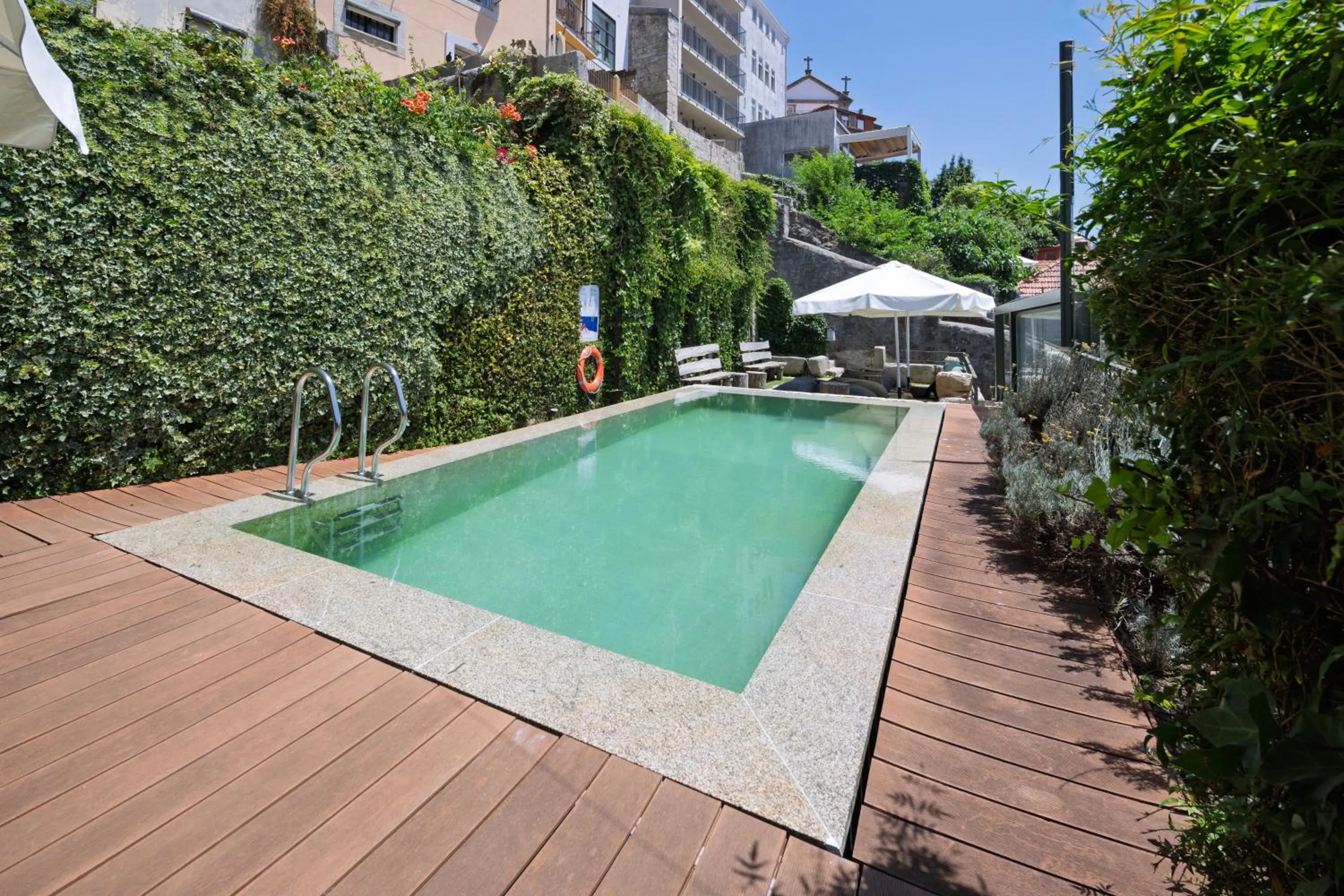 Garden in Porta Nobre Boutique Hotel by Aspasios