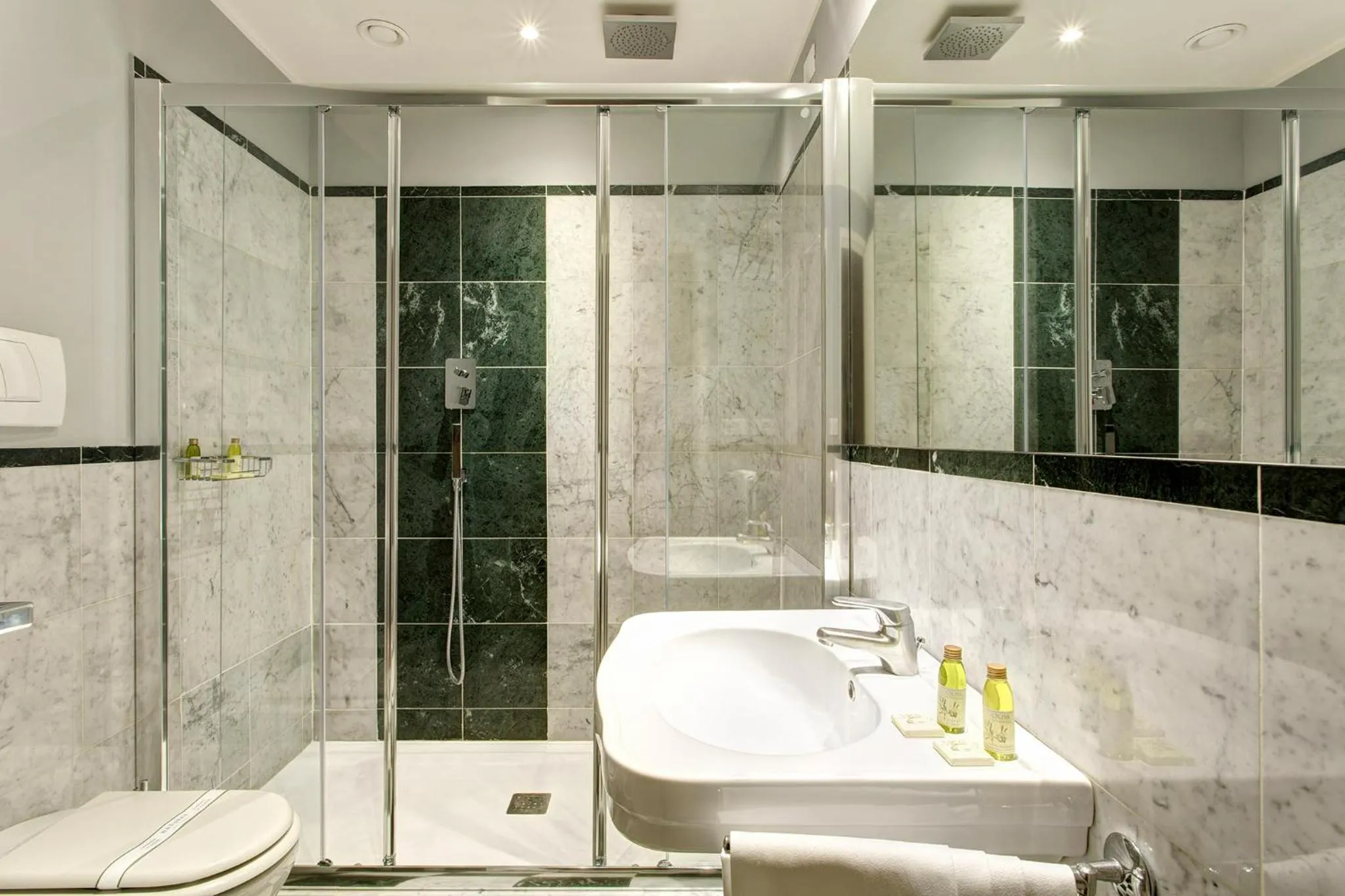 Bathroom in Hotel Orto de' Medici