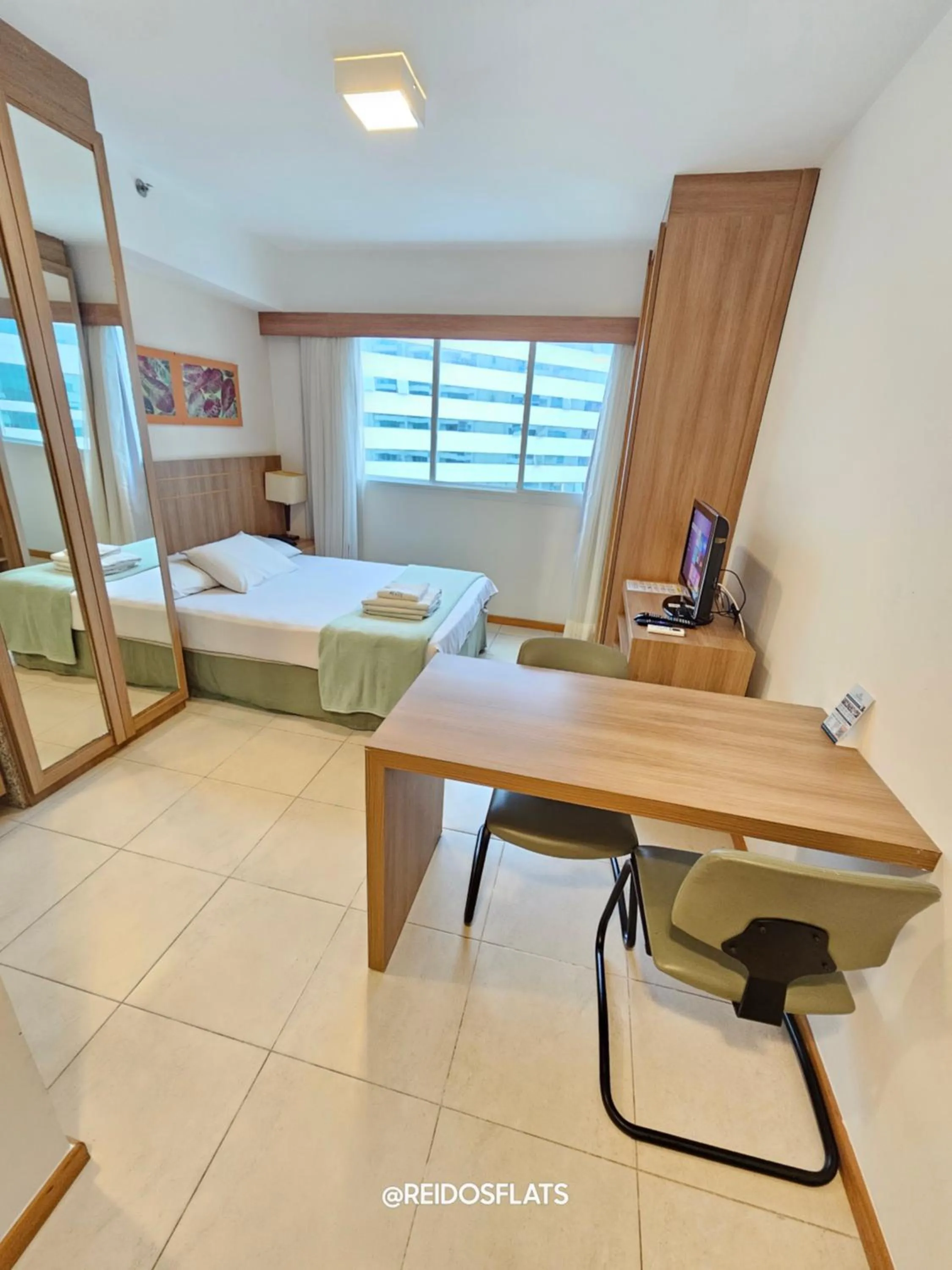 Photo of the whole room, Bed in Flat Saint Moritz Express By Rei dos Flats