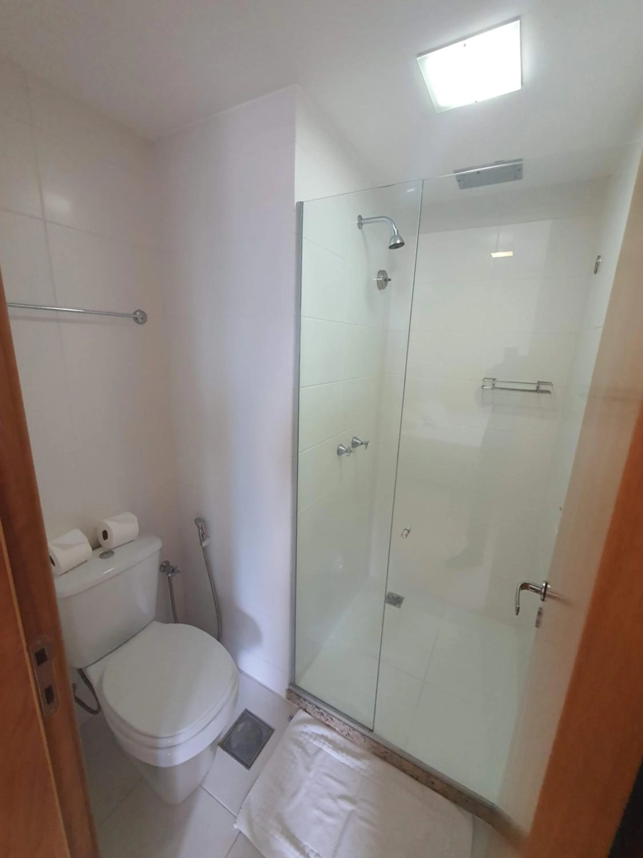 Shower in Flat Saint Moritz Express By Rei dos Flats