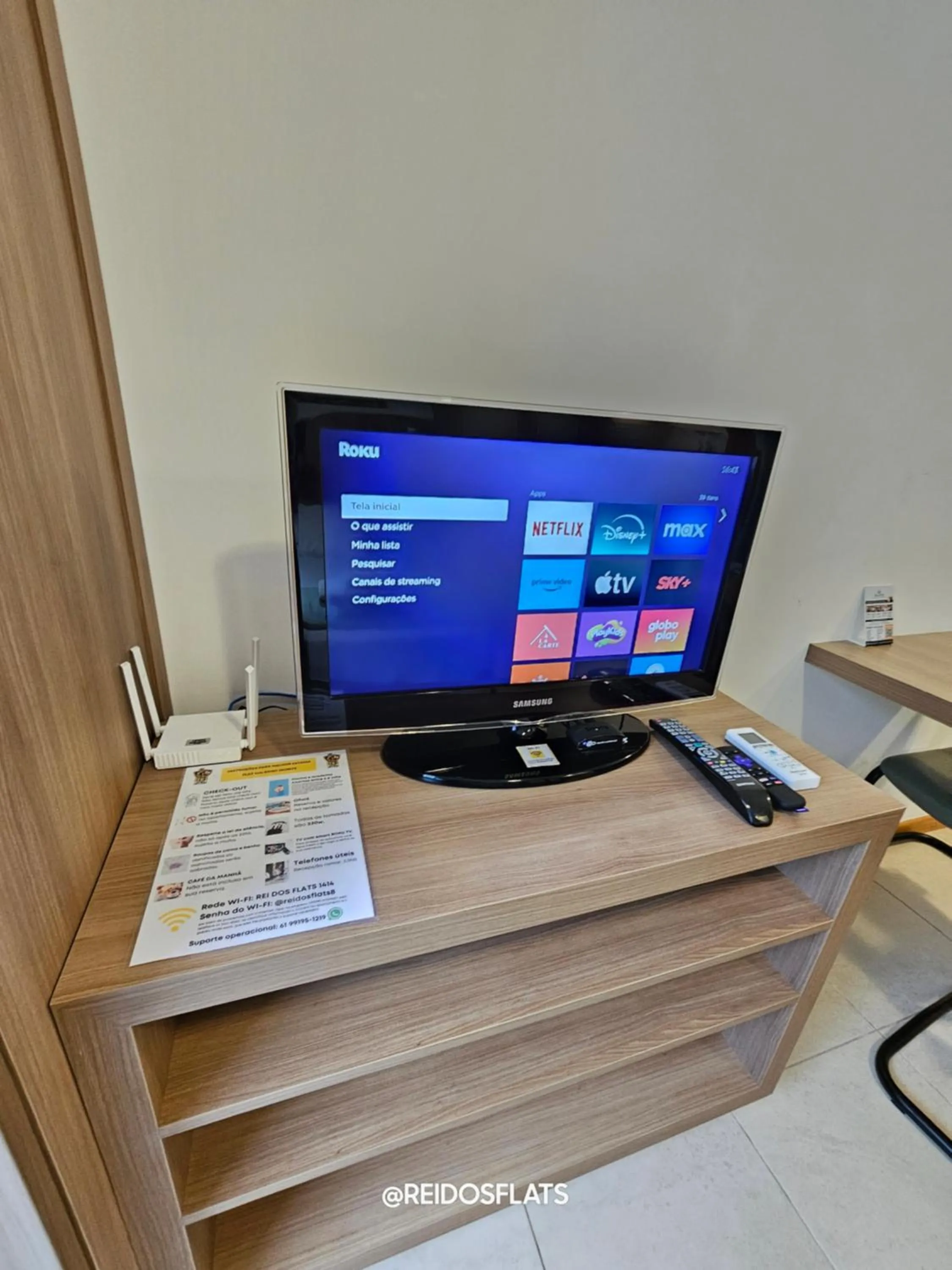 TV and multimedia in Flat Saint Moritz Express By Rei dos Flats