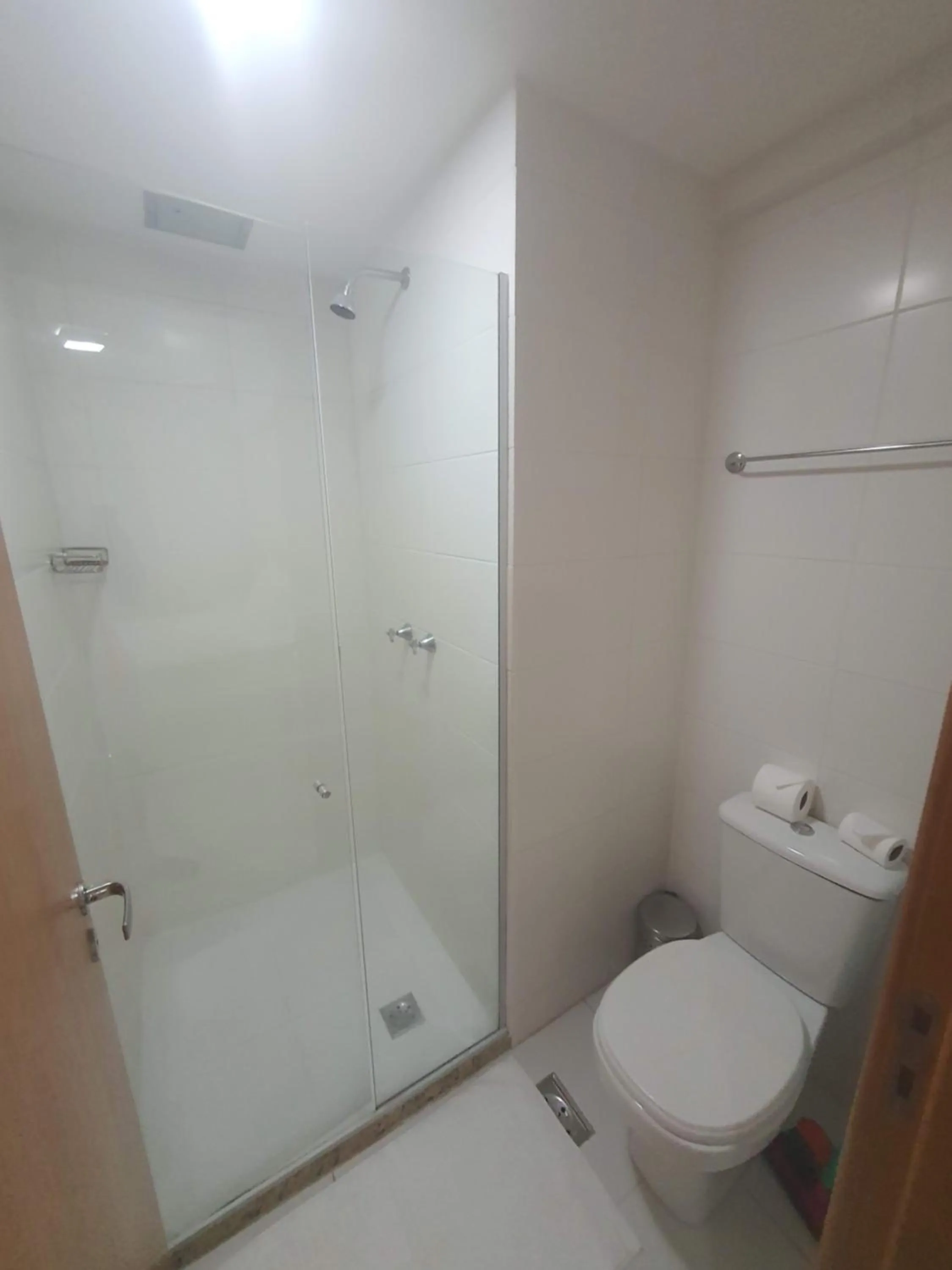 Shower in Flat Saint Moritz Express By Rei dos Flats