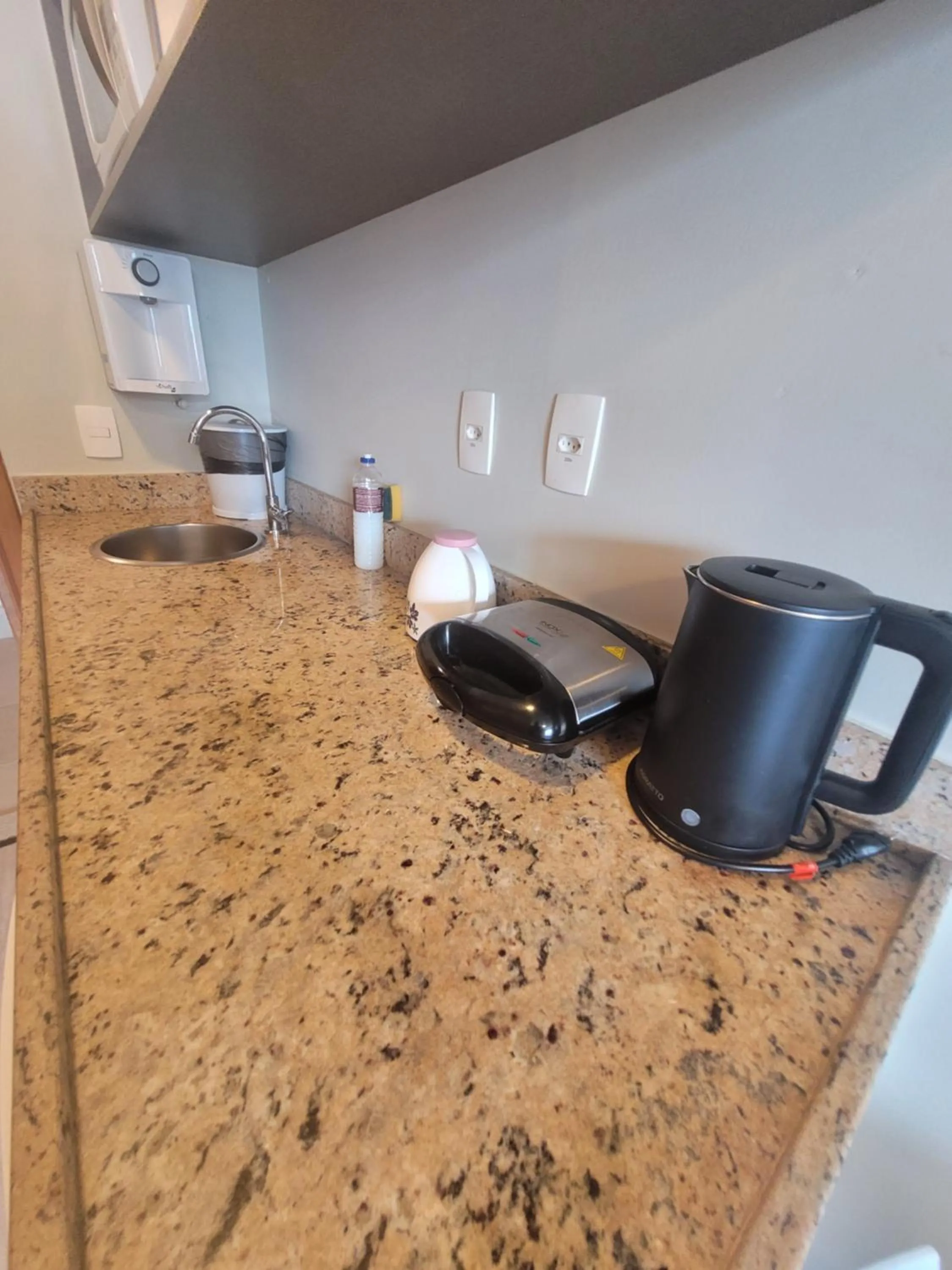 Coffee/tea facilities in Flat Saint Moritz Express By Rei dos Flats