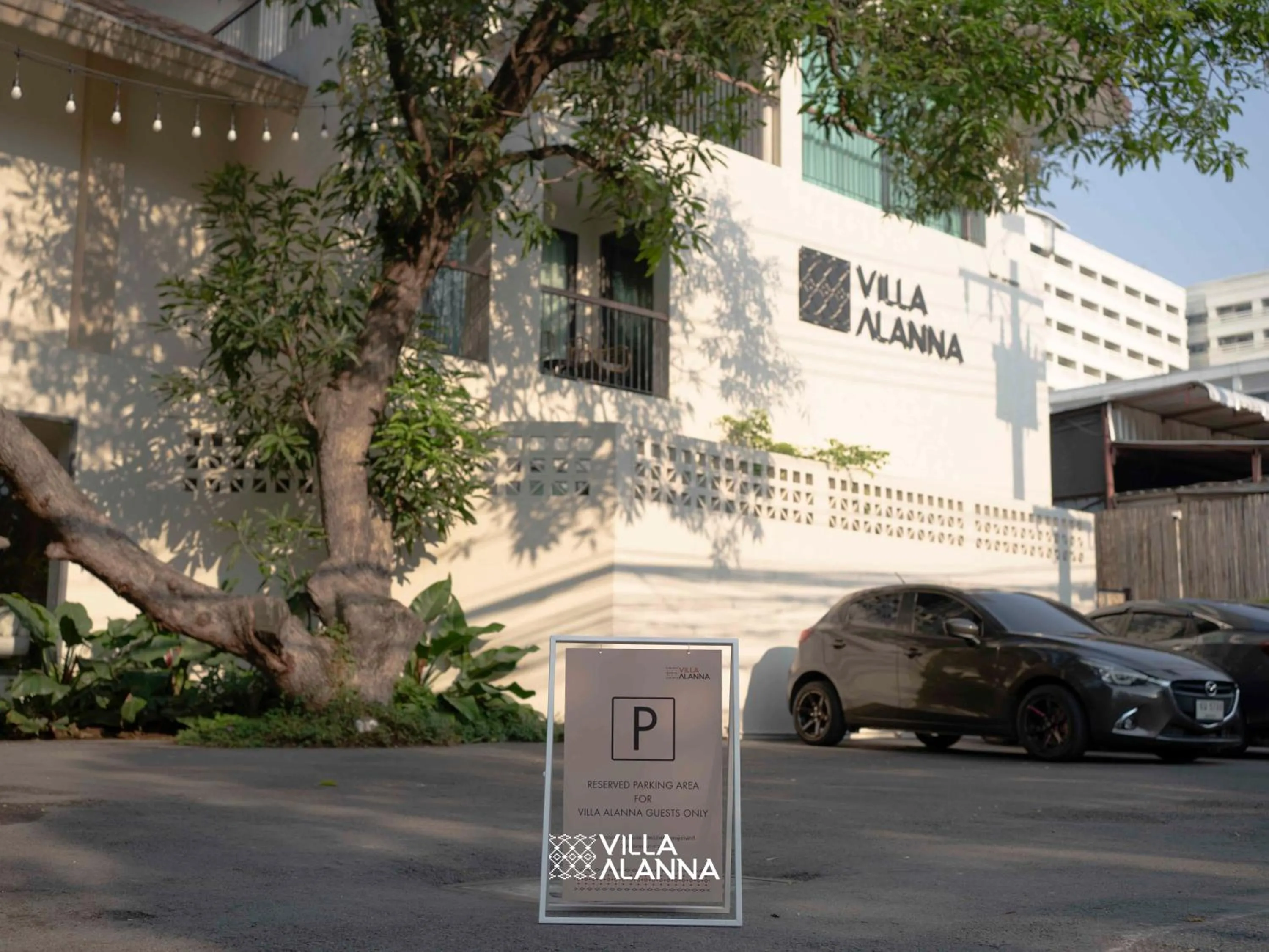 Parking in Villa ALANNA
