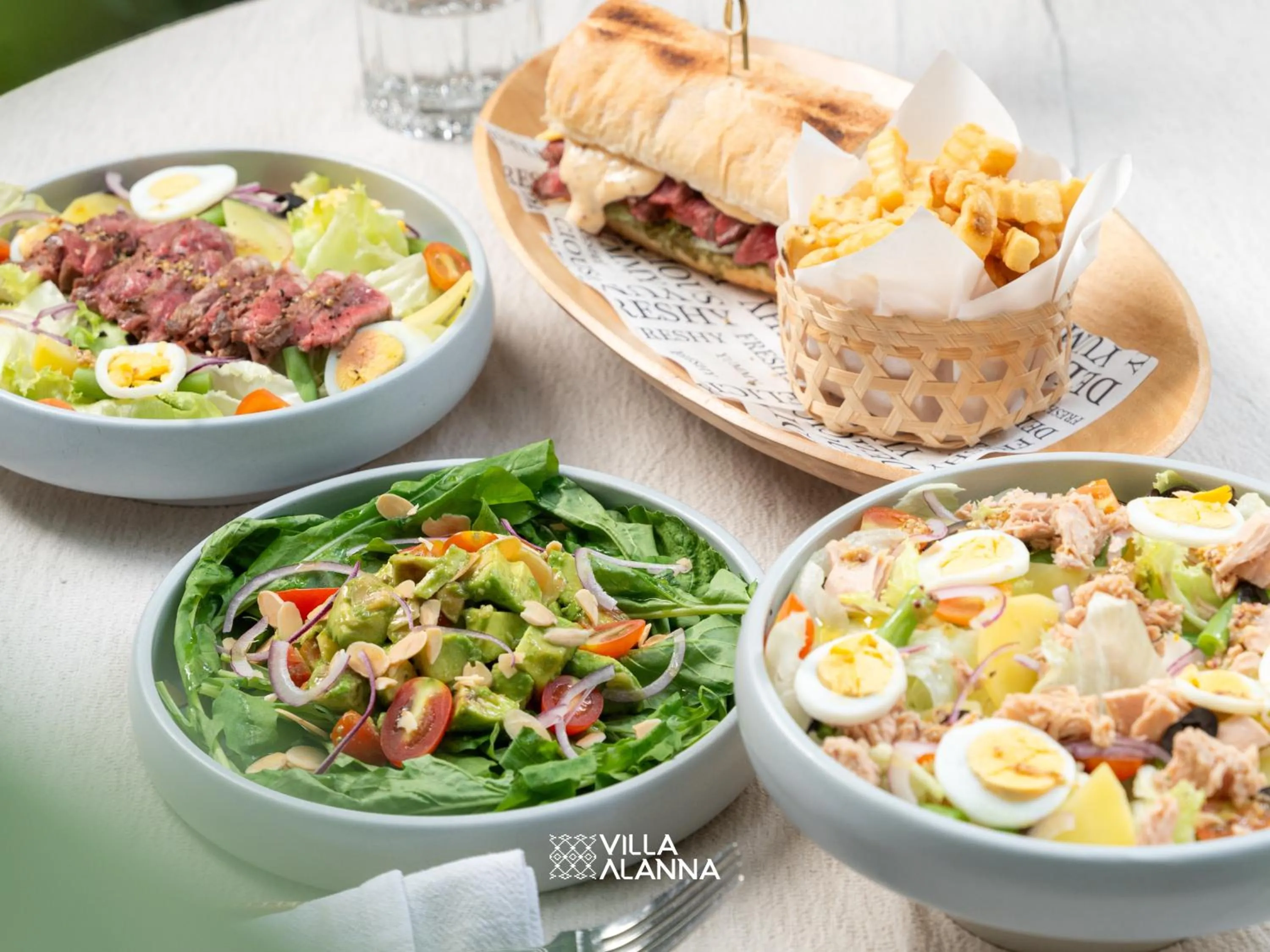 Food and drinks in Villa ALANNA