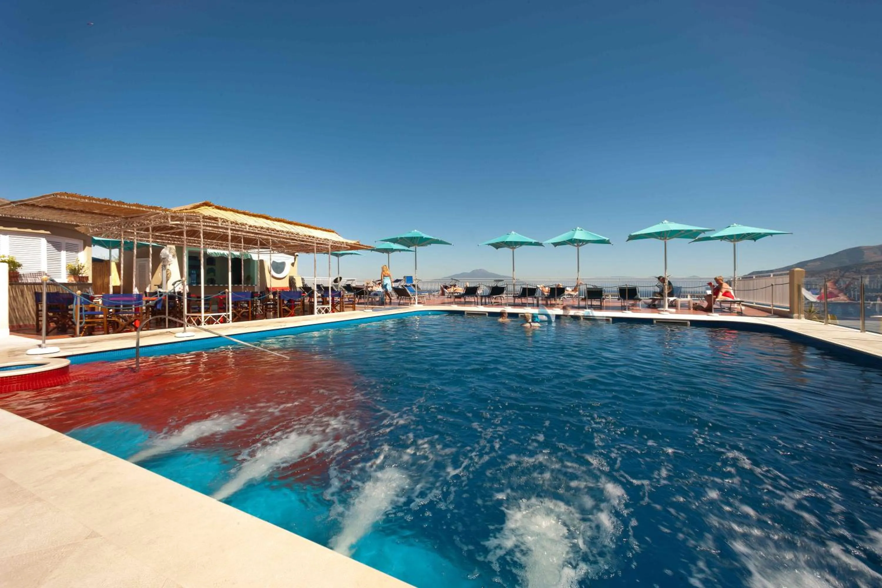 Swimming pool in Hotel Minerva