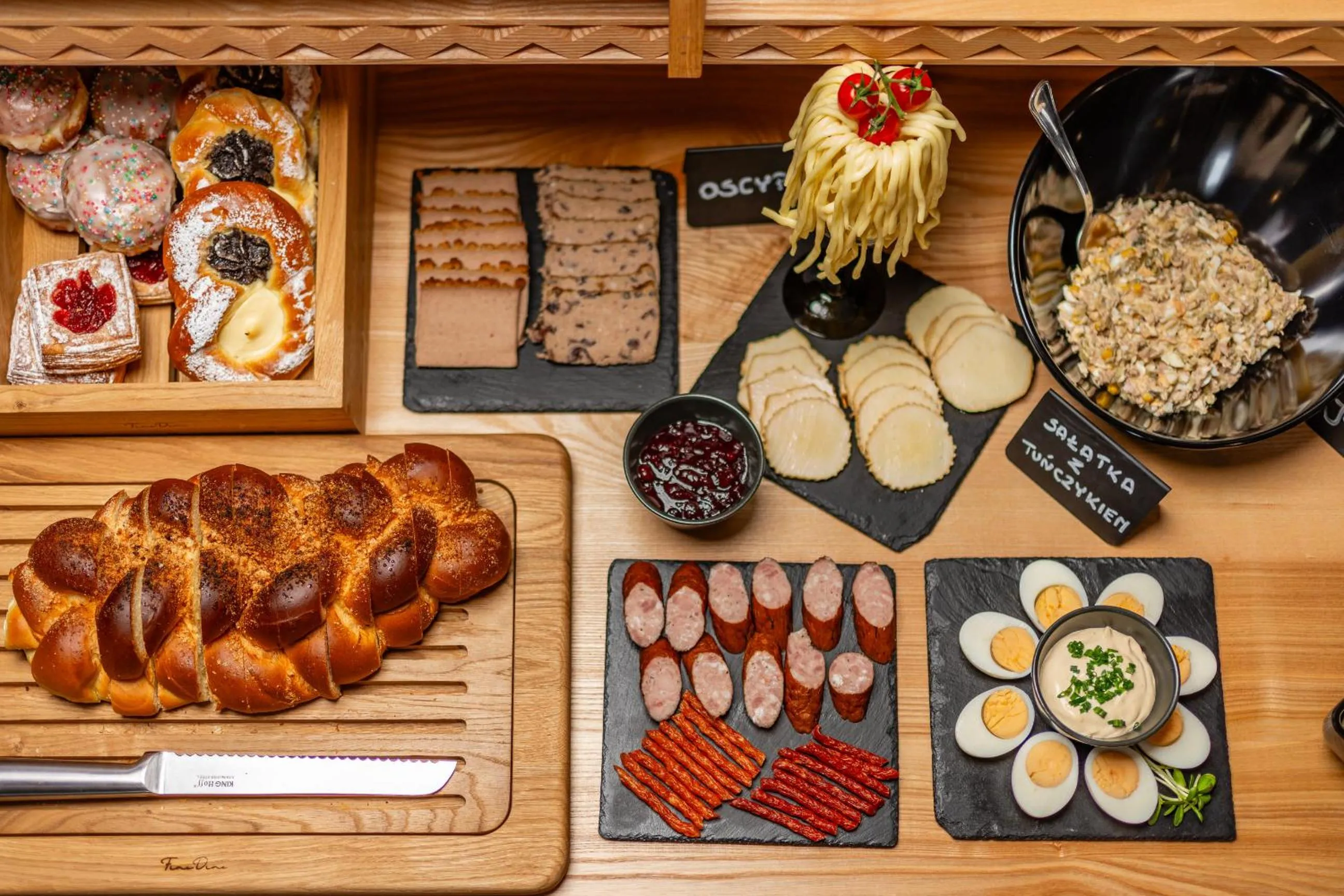 Food in Willa Folk Prestige