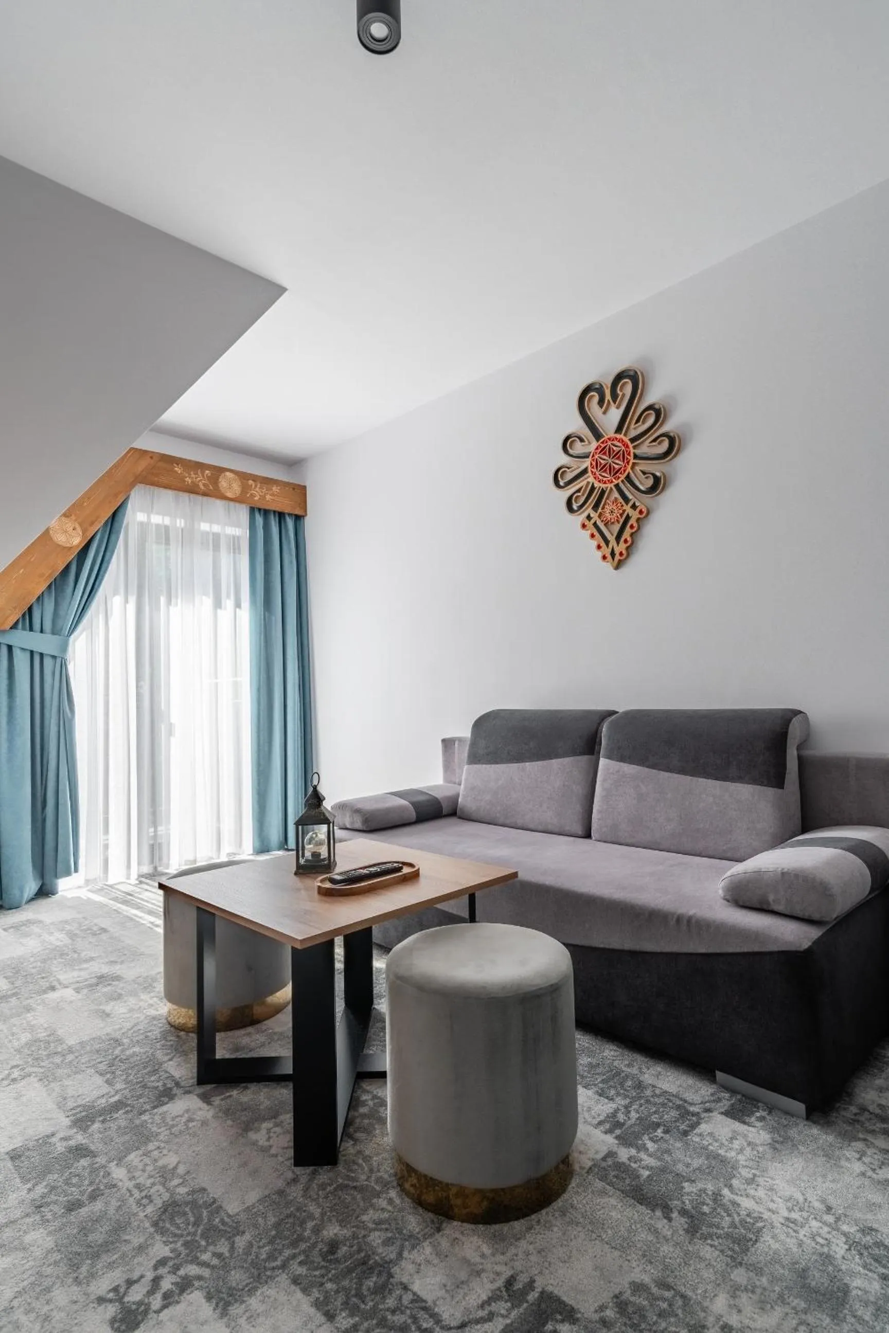 Other in Willa Folk Prestige