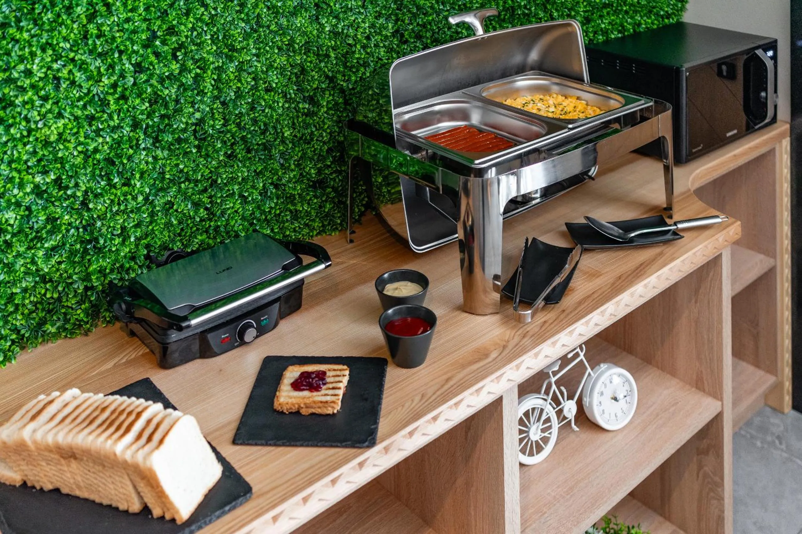 Food in Willa Folk Prestige