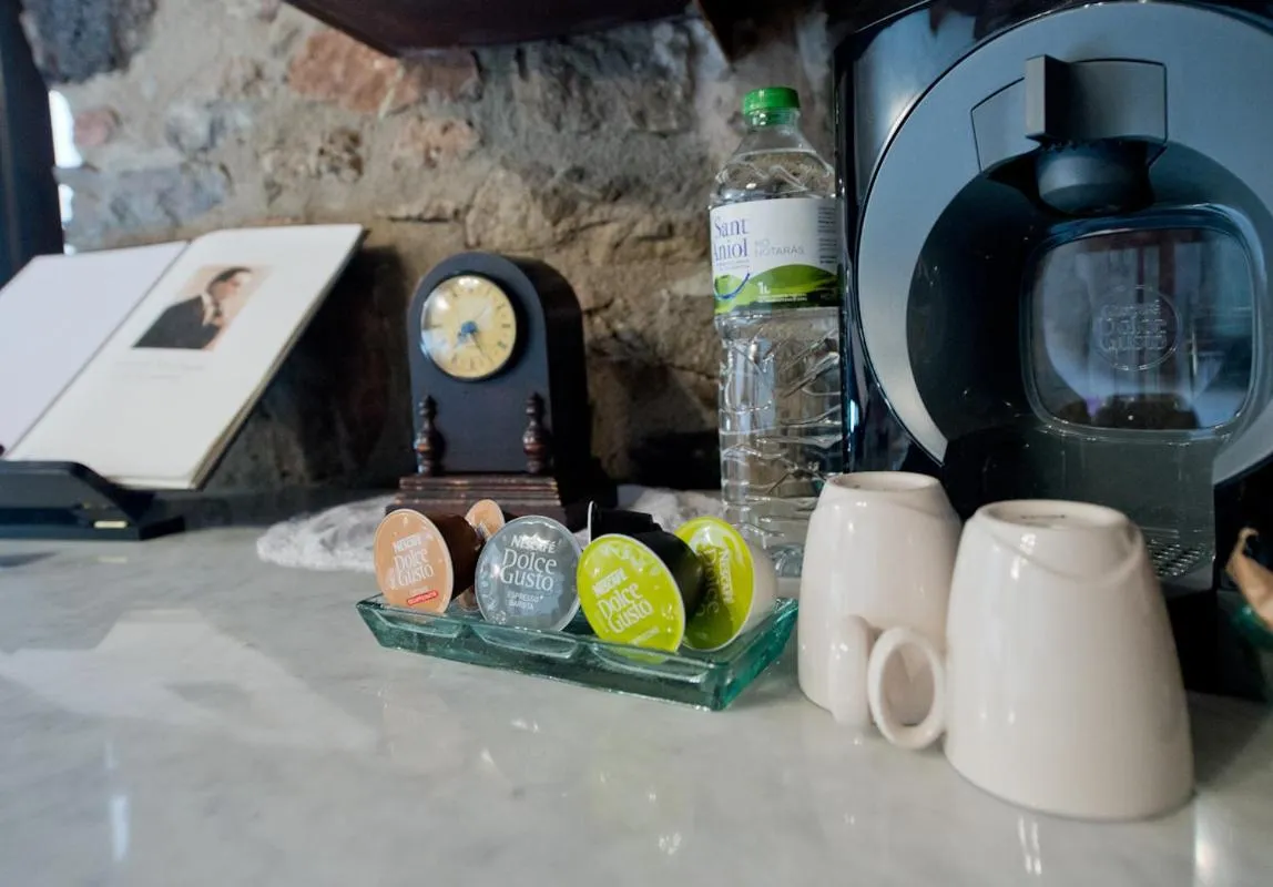Coffee/tea facilities in La Casa dels Poetes
