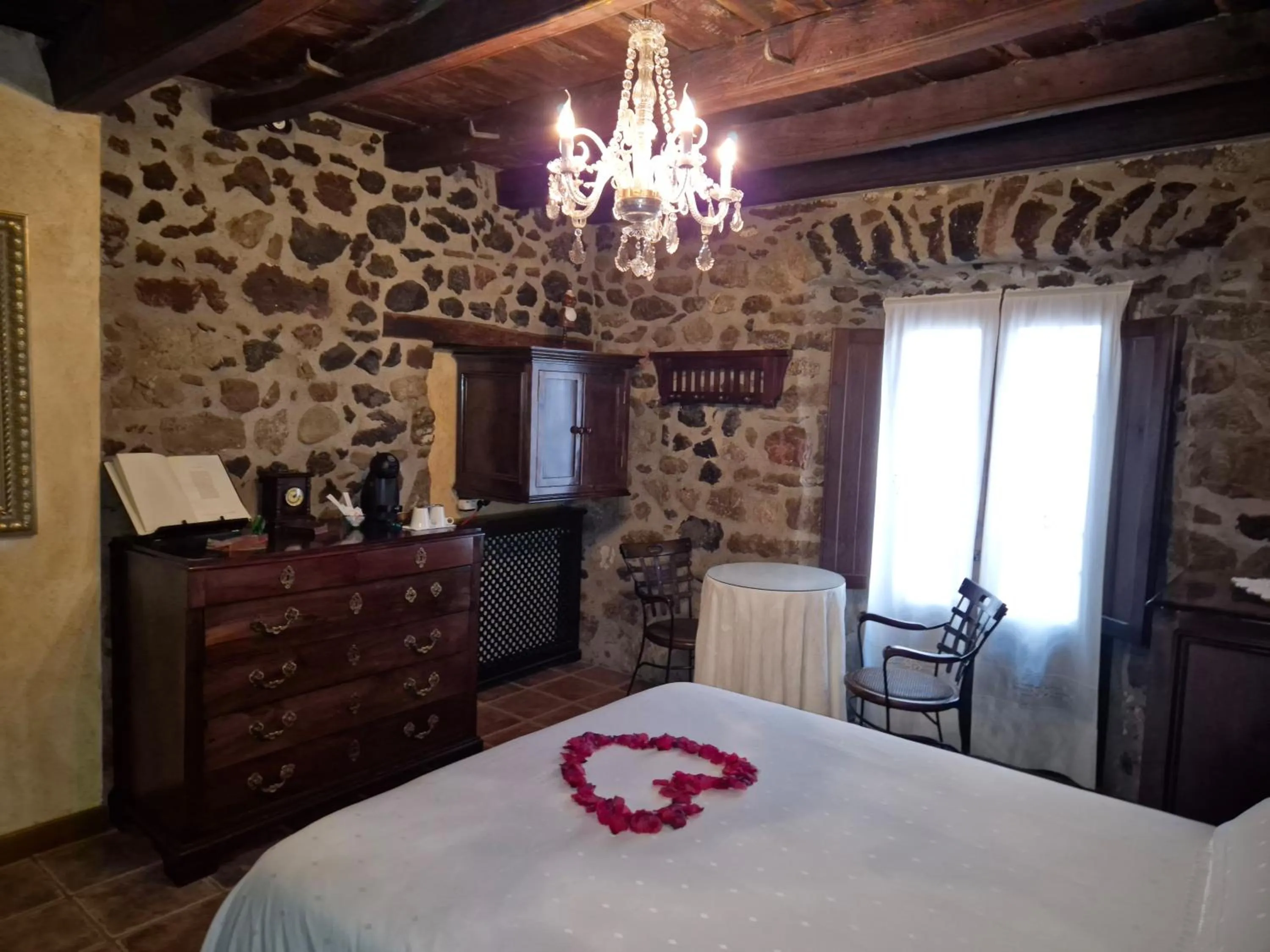 Bed in La Casa dels Poetes