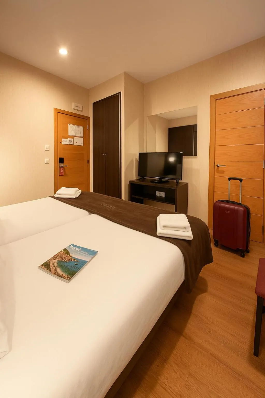 Photo of the whole room, Bed in Hotel Plaza