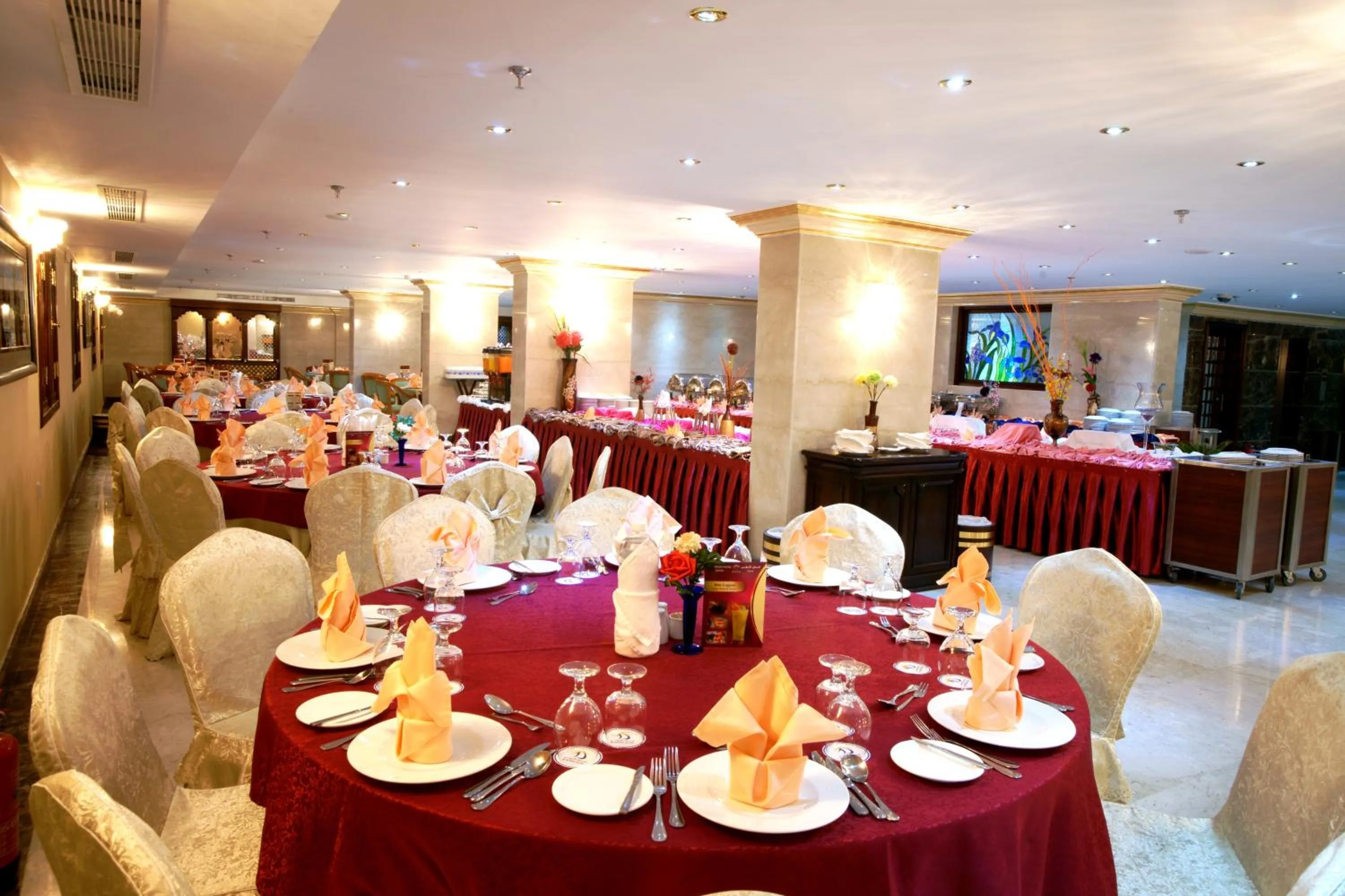 Restaurant/places to eat in Roshan Al Azhar Hotel