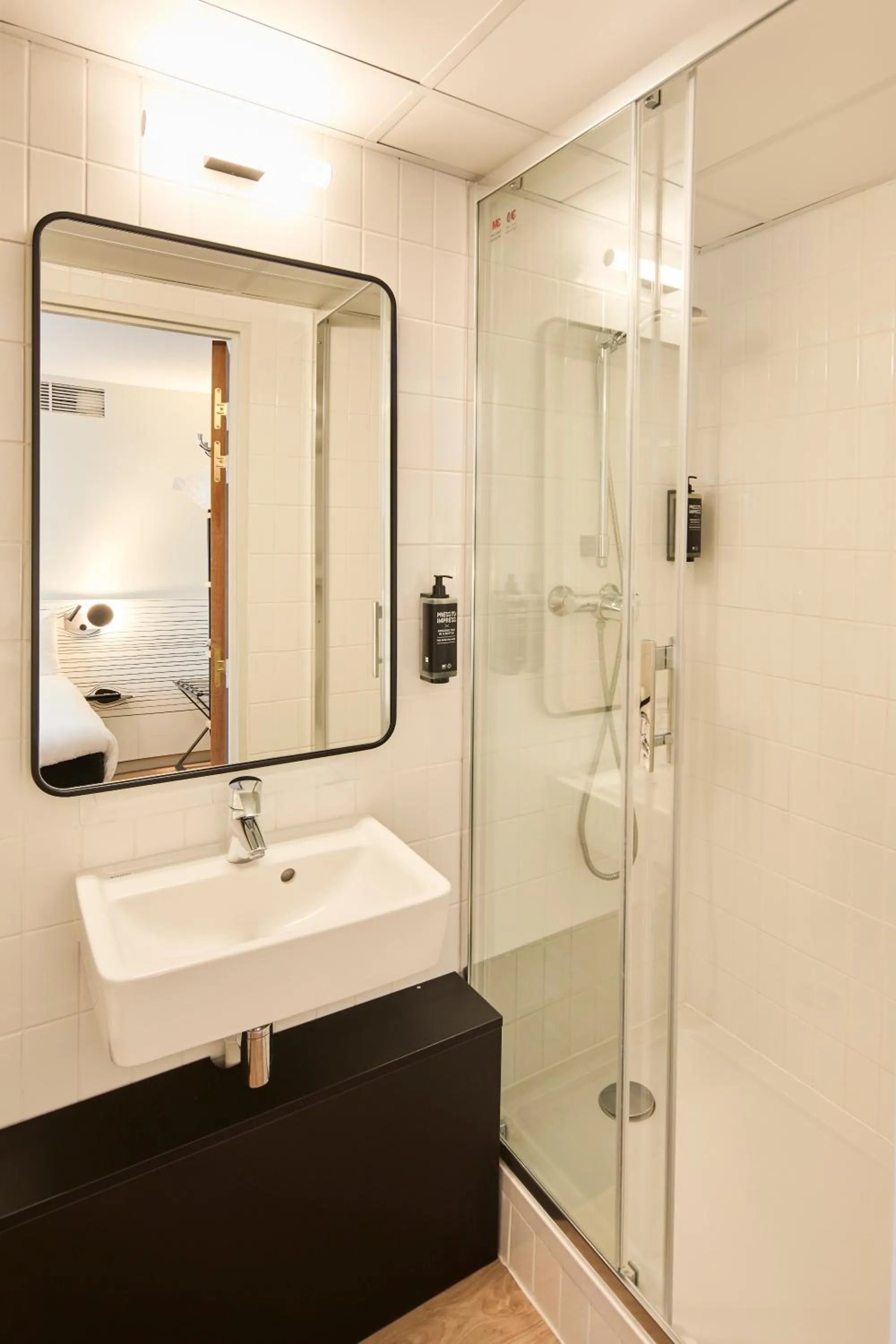 Bathroom in ibis Styles Paris Poissy