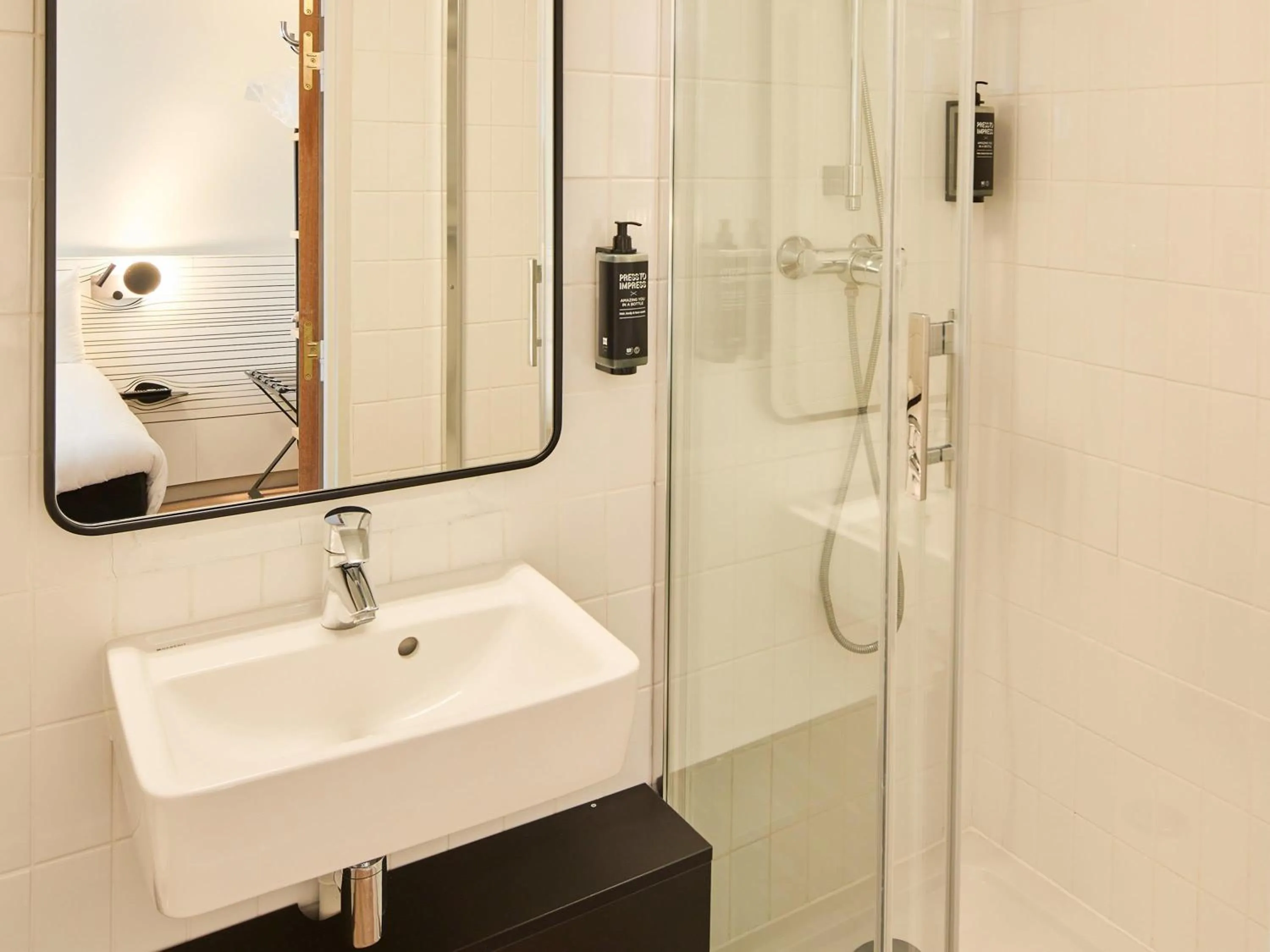 Bedroom in ibis Styles Paris Poissy