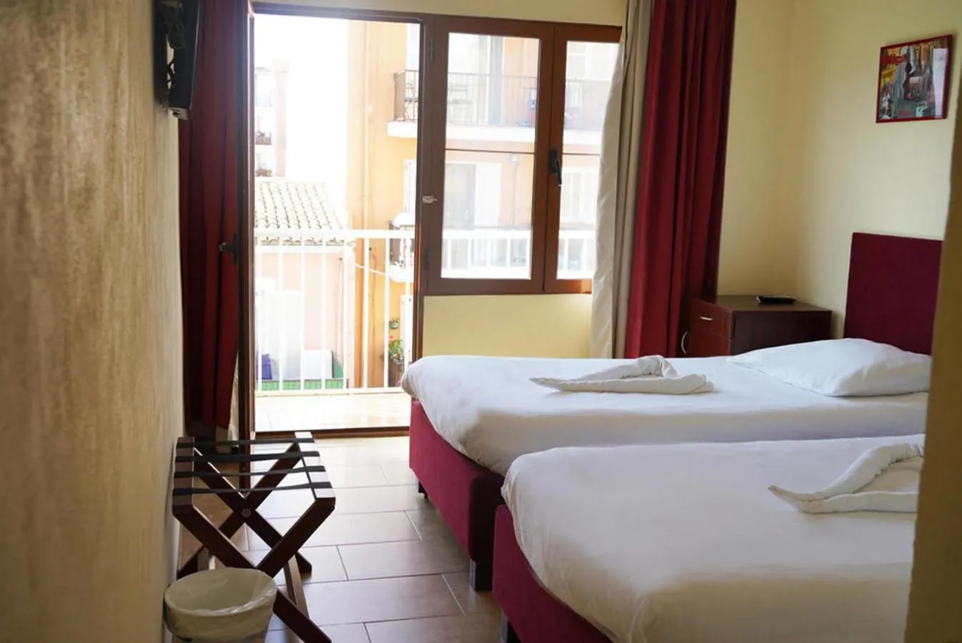 Photo of the whole room, Bed in Das Hostal