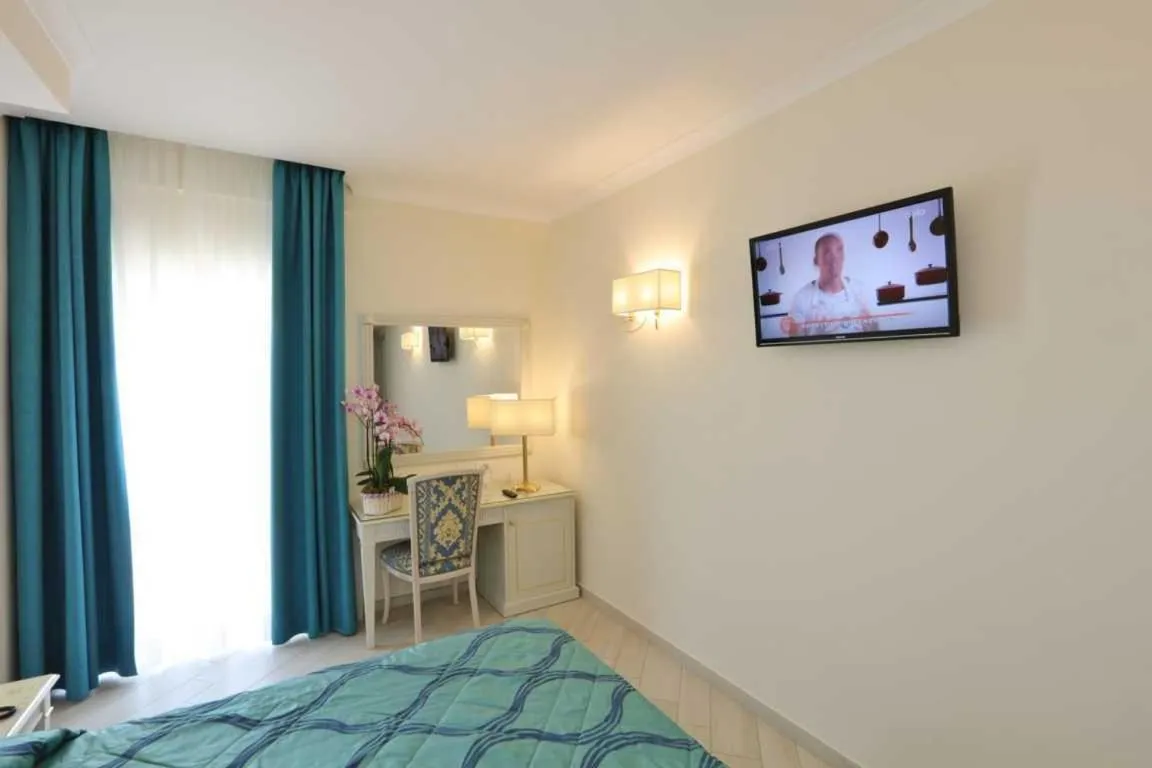 Decorative detail, Bed in Hotel La Vue d'Or