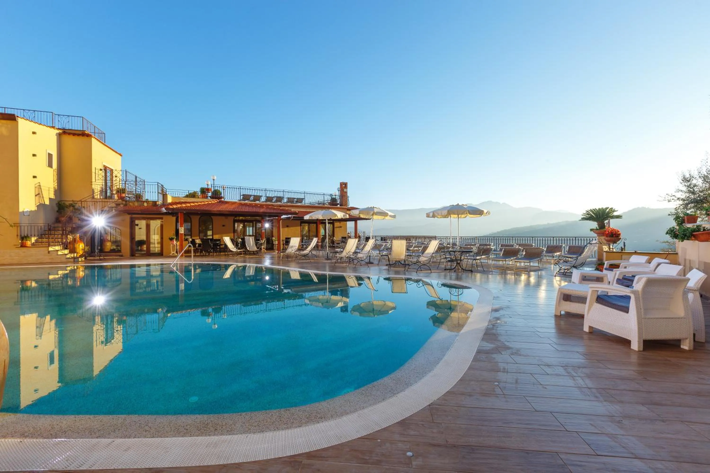 Swimming pool in Hotel La Vue d'Or