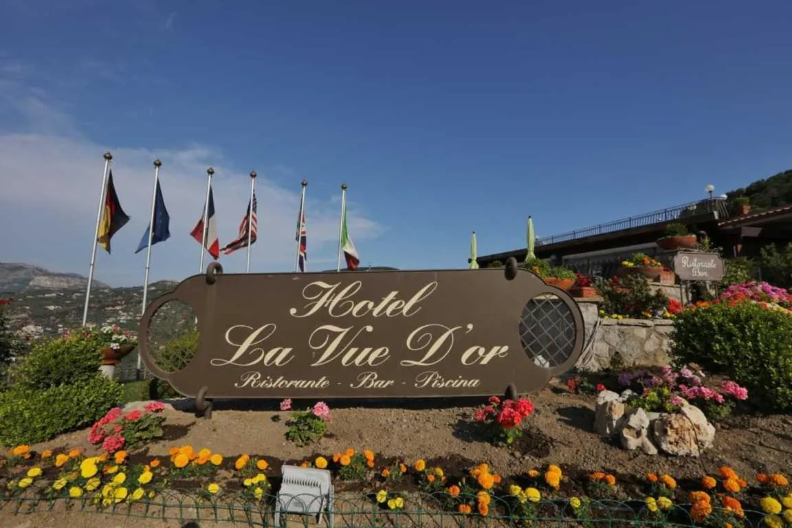 Property building in Hotel La Vue d'Or