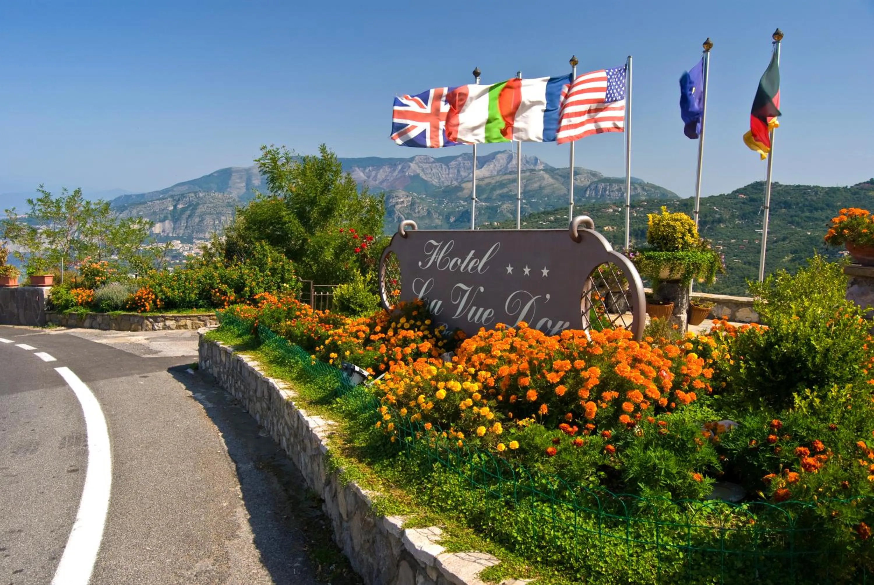 Facade/entrance in Hotel La Vue d'Or