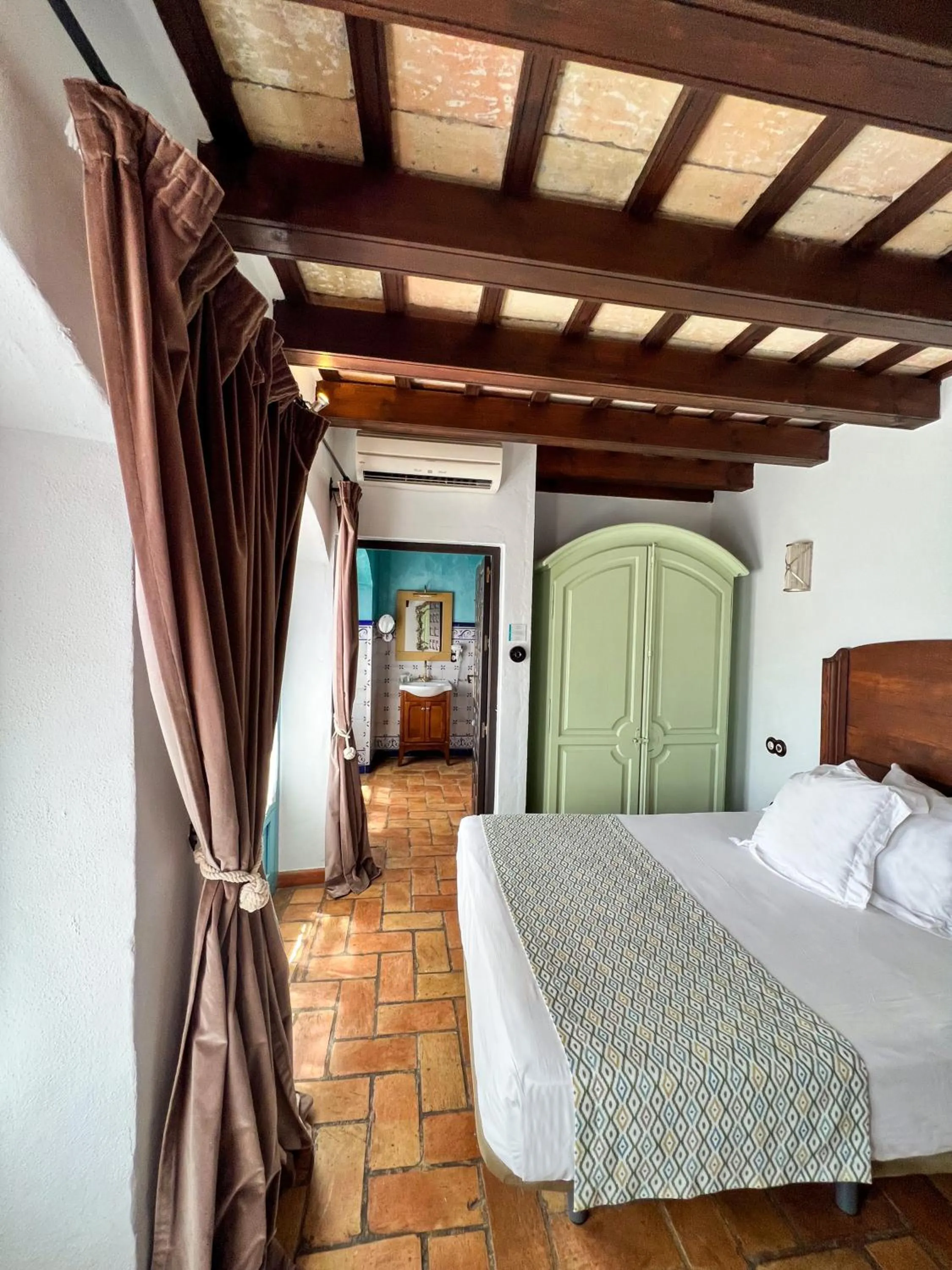 Bed in Hostal Servilia