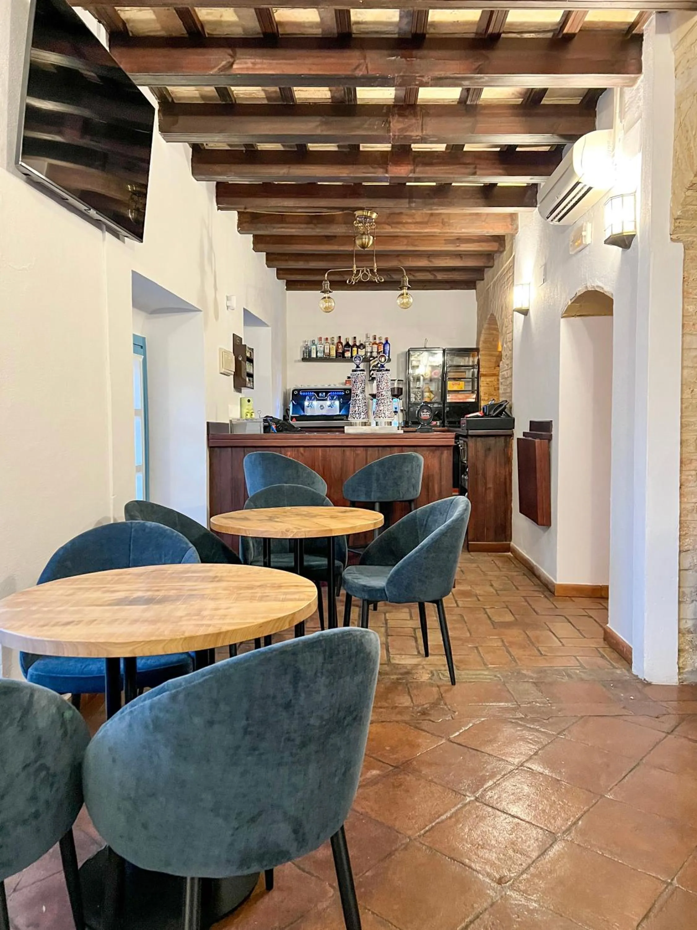 Lounge or bar in Hostal Servilia