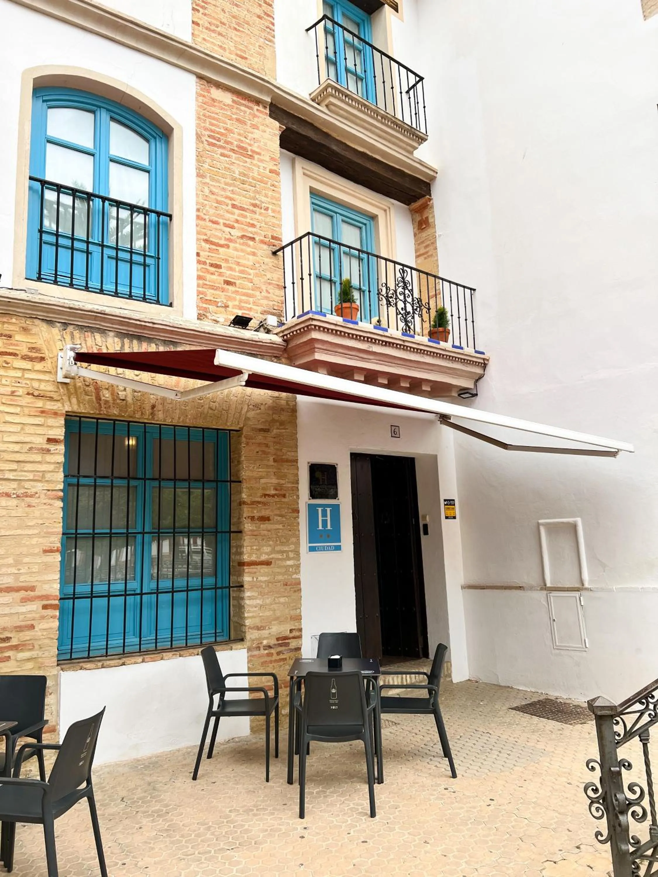 Property building in Hostal Servilia