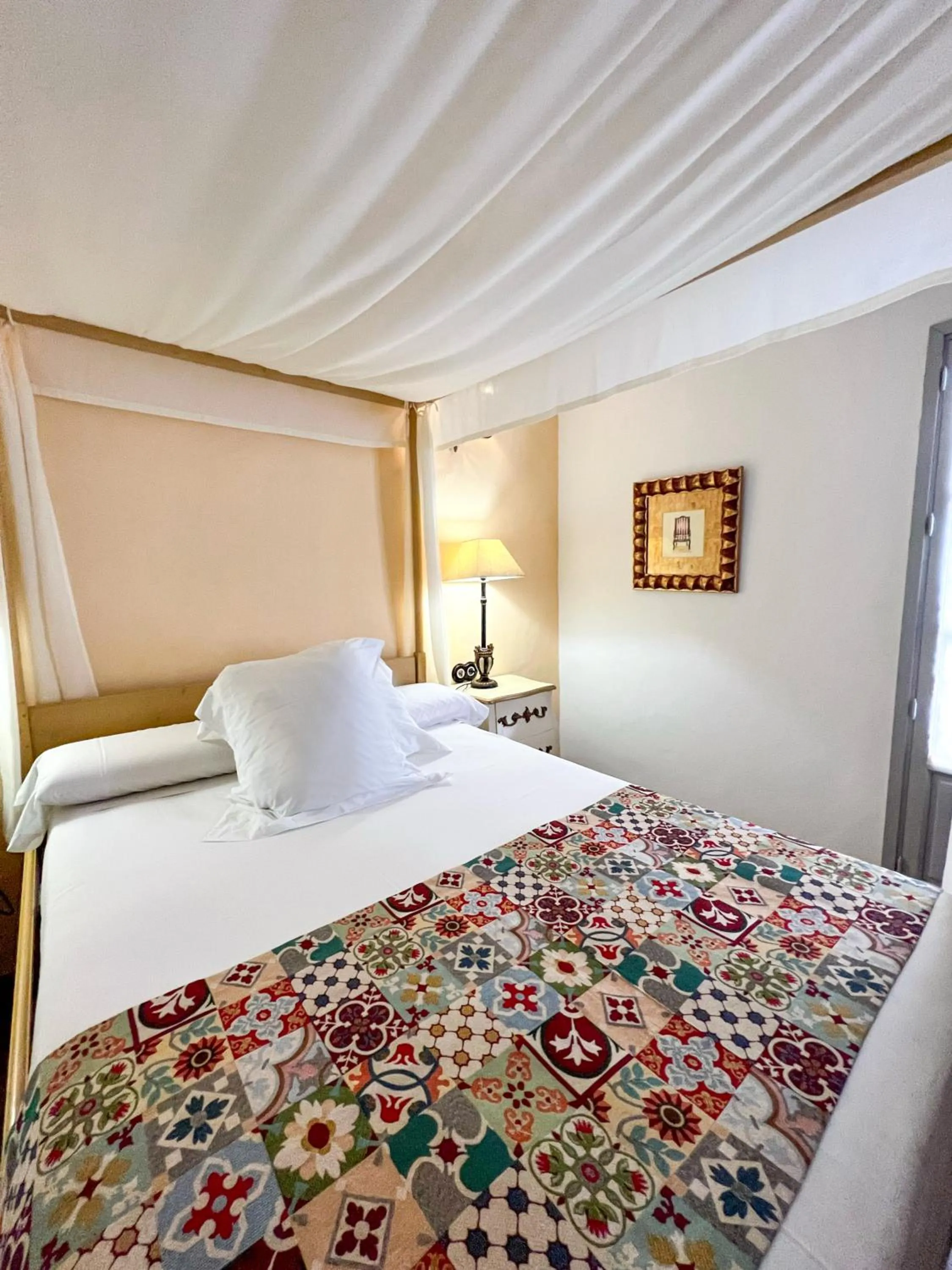 Bed in Hostal Servilia