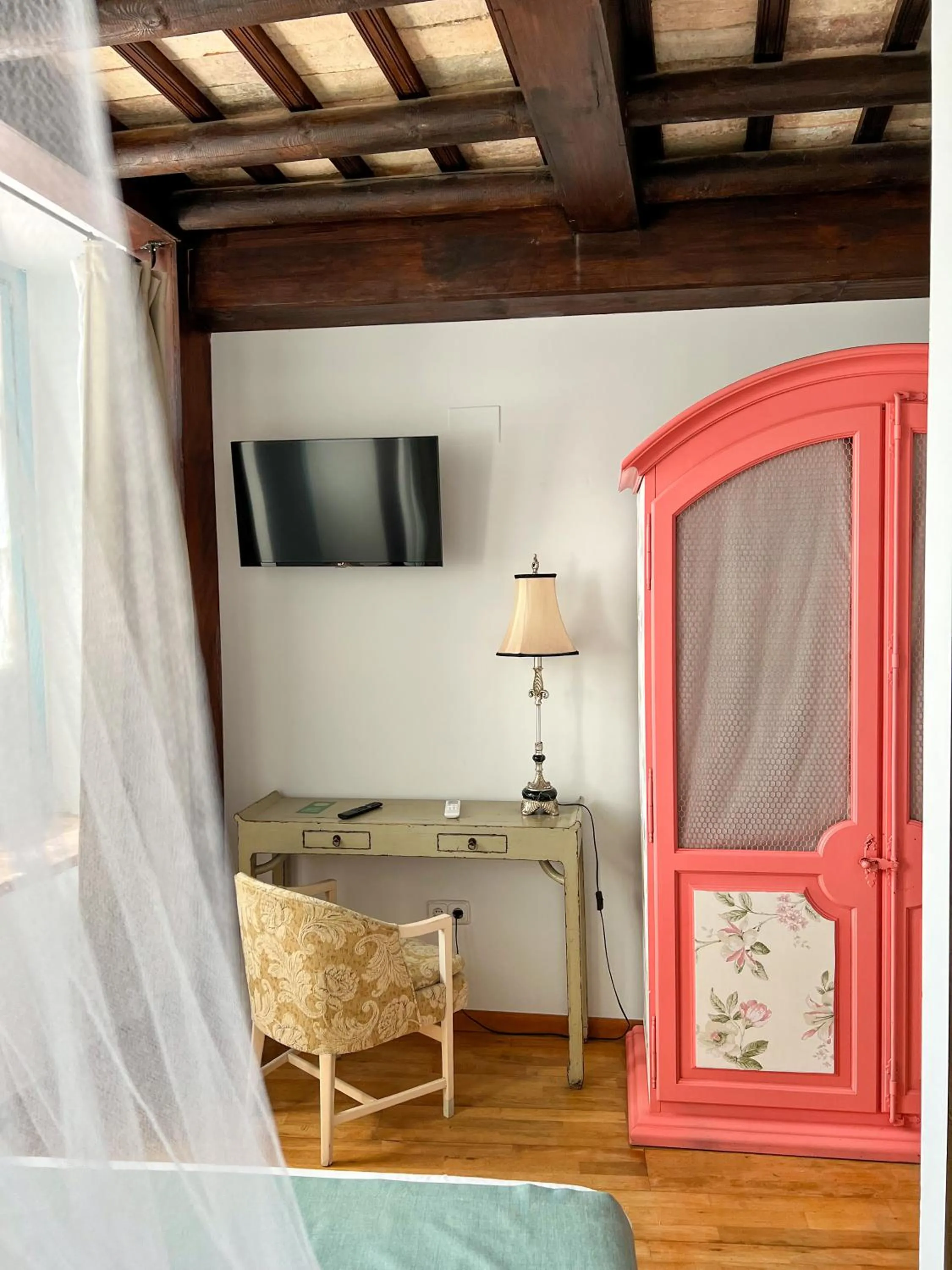 TV and multimedia in Hostal Servilia