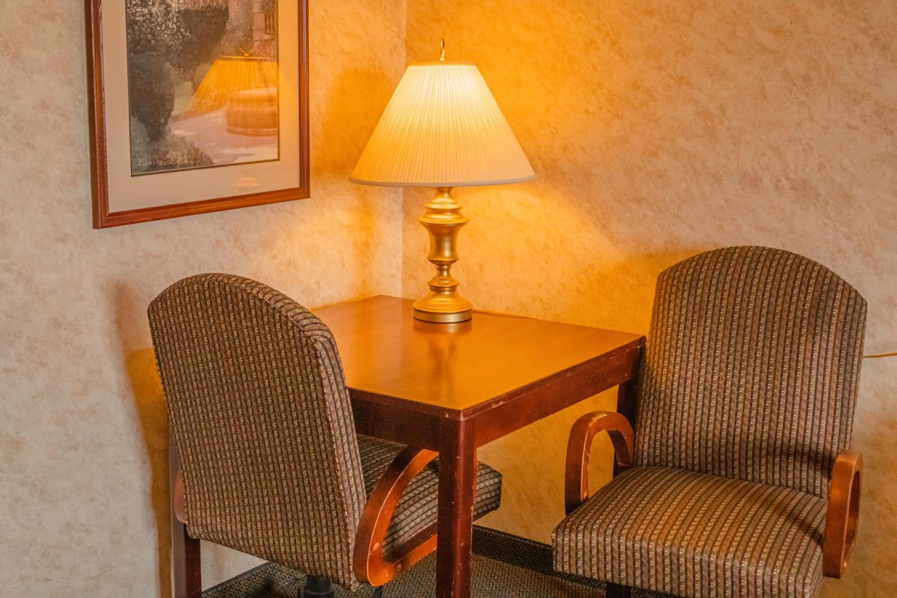 Living room in Colfax Inn By Marifah