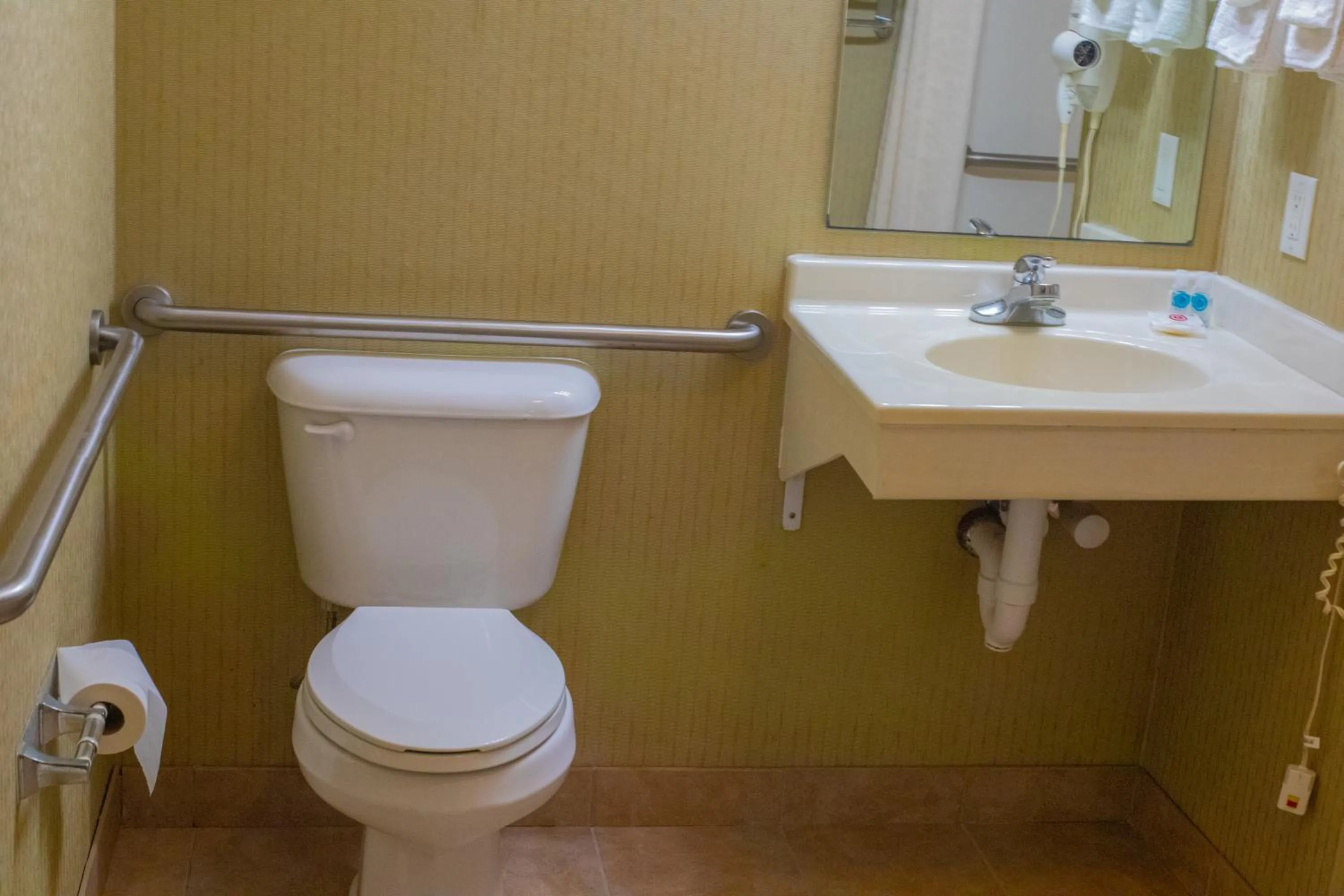 Shower in Colfax Inn By Marifah