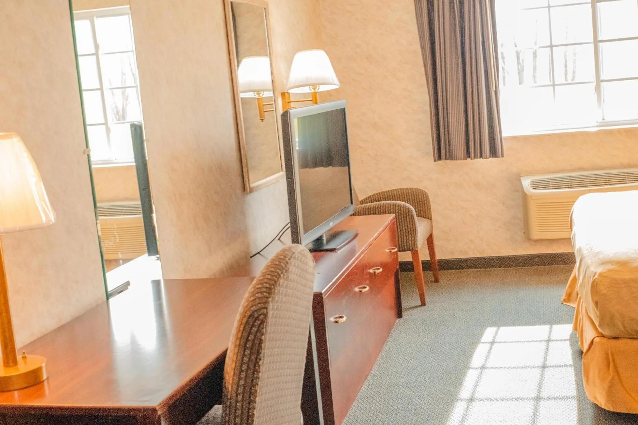 Bedroom in Colfax Inn By Marifah