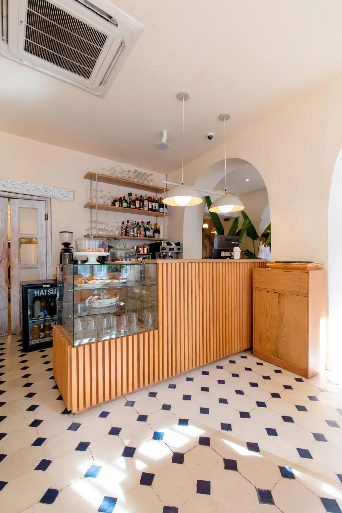 Restaurant/places to eat in B Haus Hotel Boutique