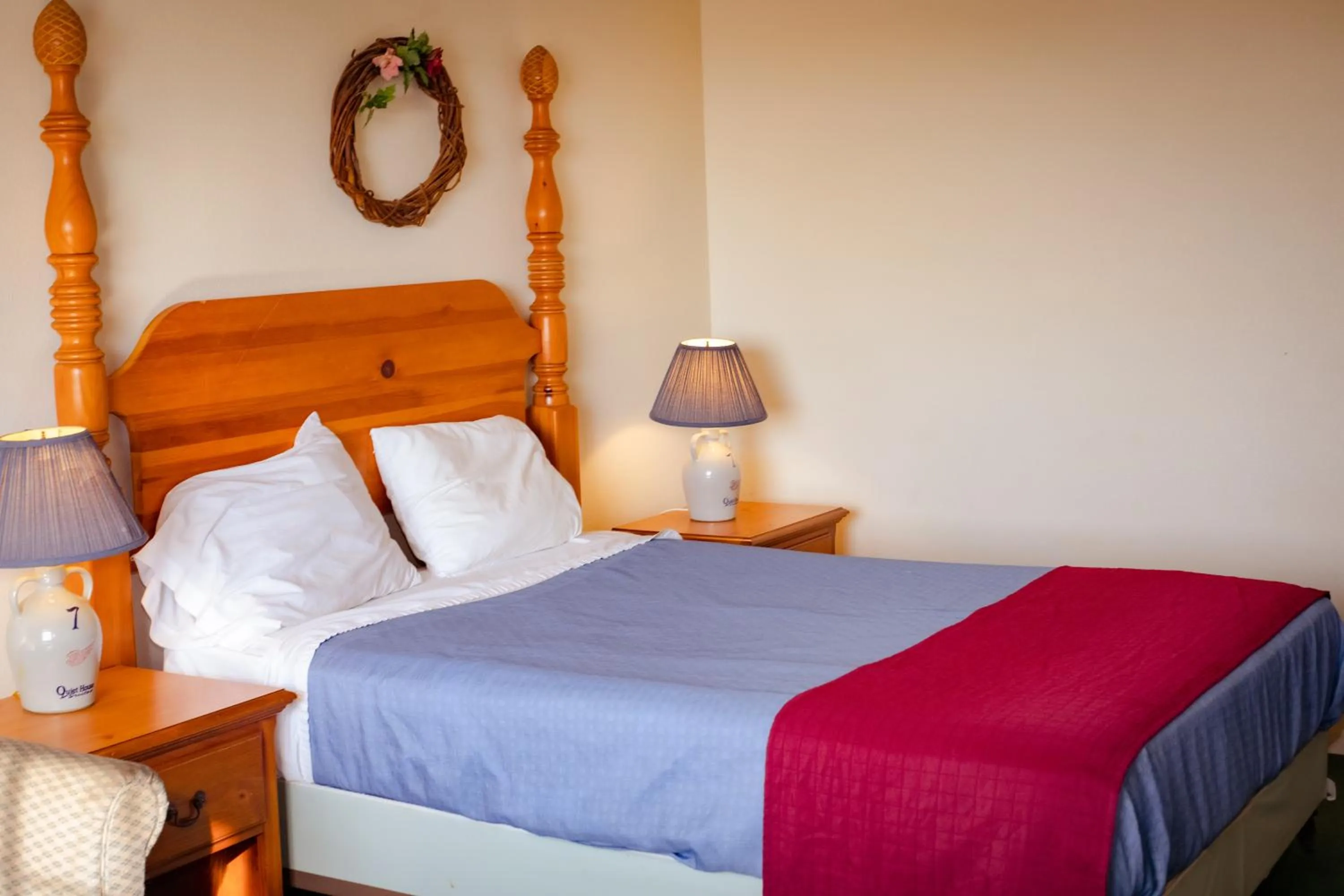 Bed in Cozy House Inn by Marifah