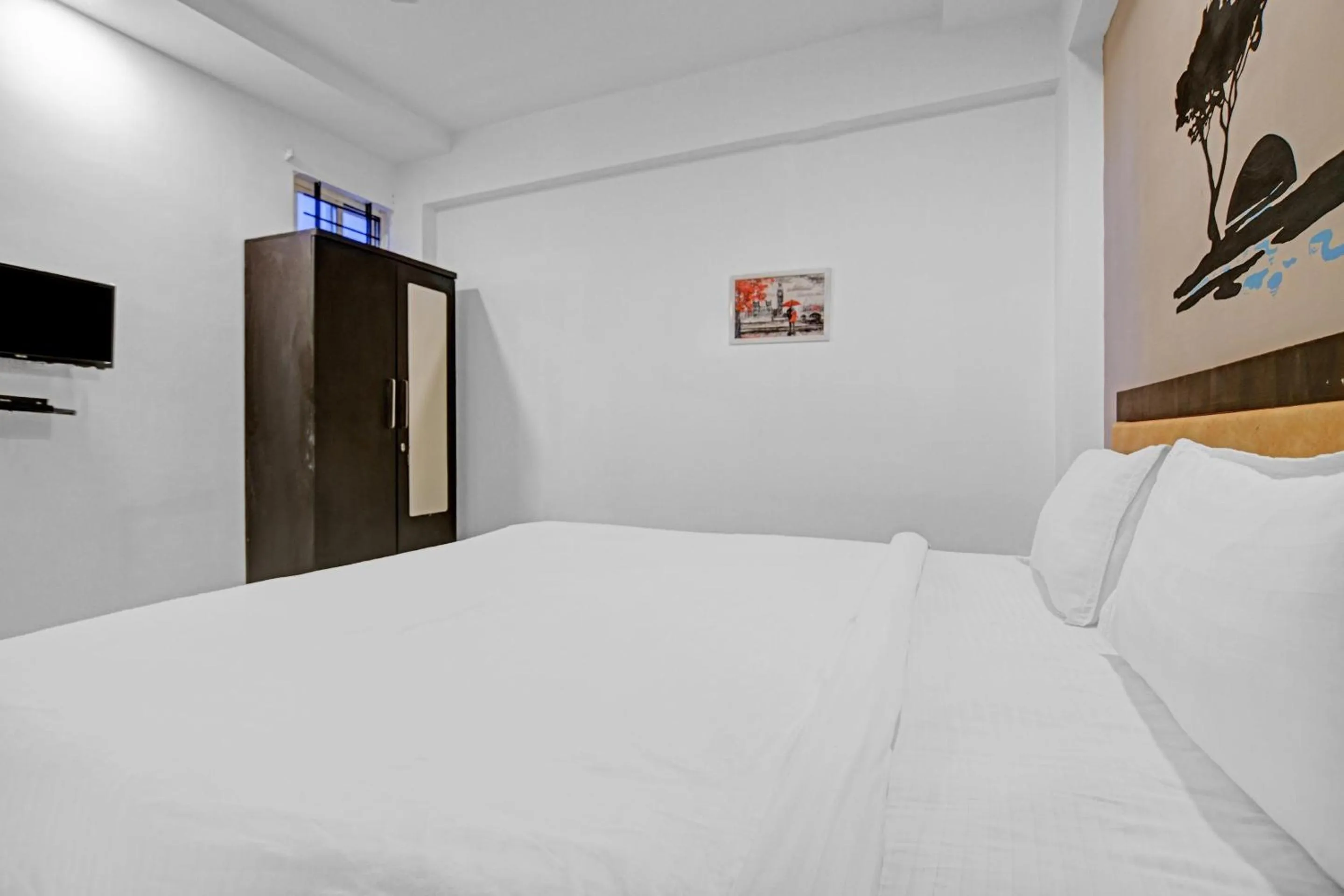 Bedroom in Collection O The Eternity Near LIG Sqaure