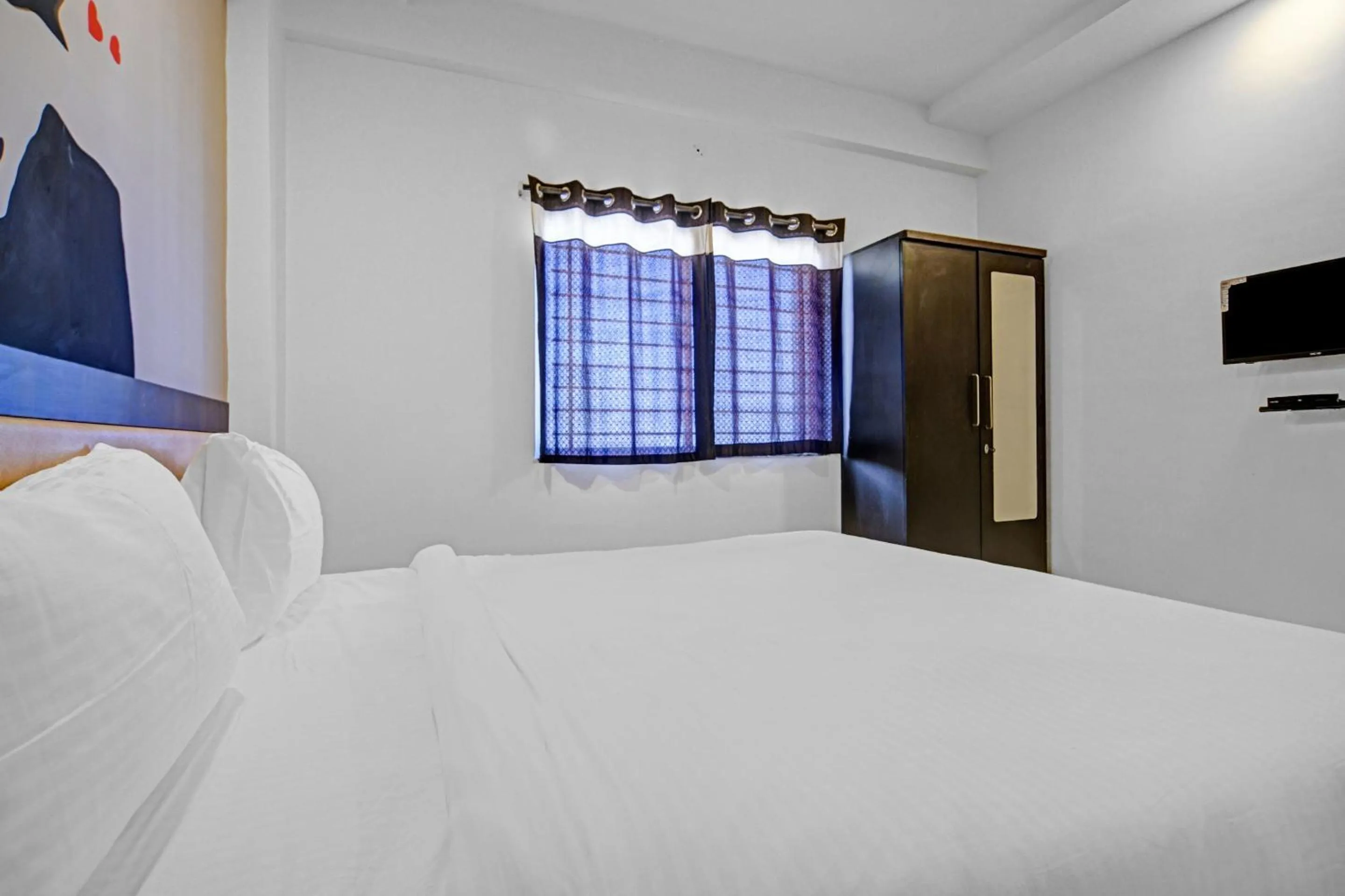 Facade/entrance in Collection O The Eternity Near LIG Sqaure