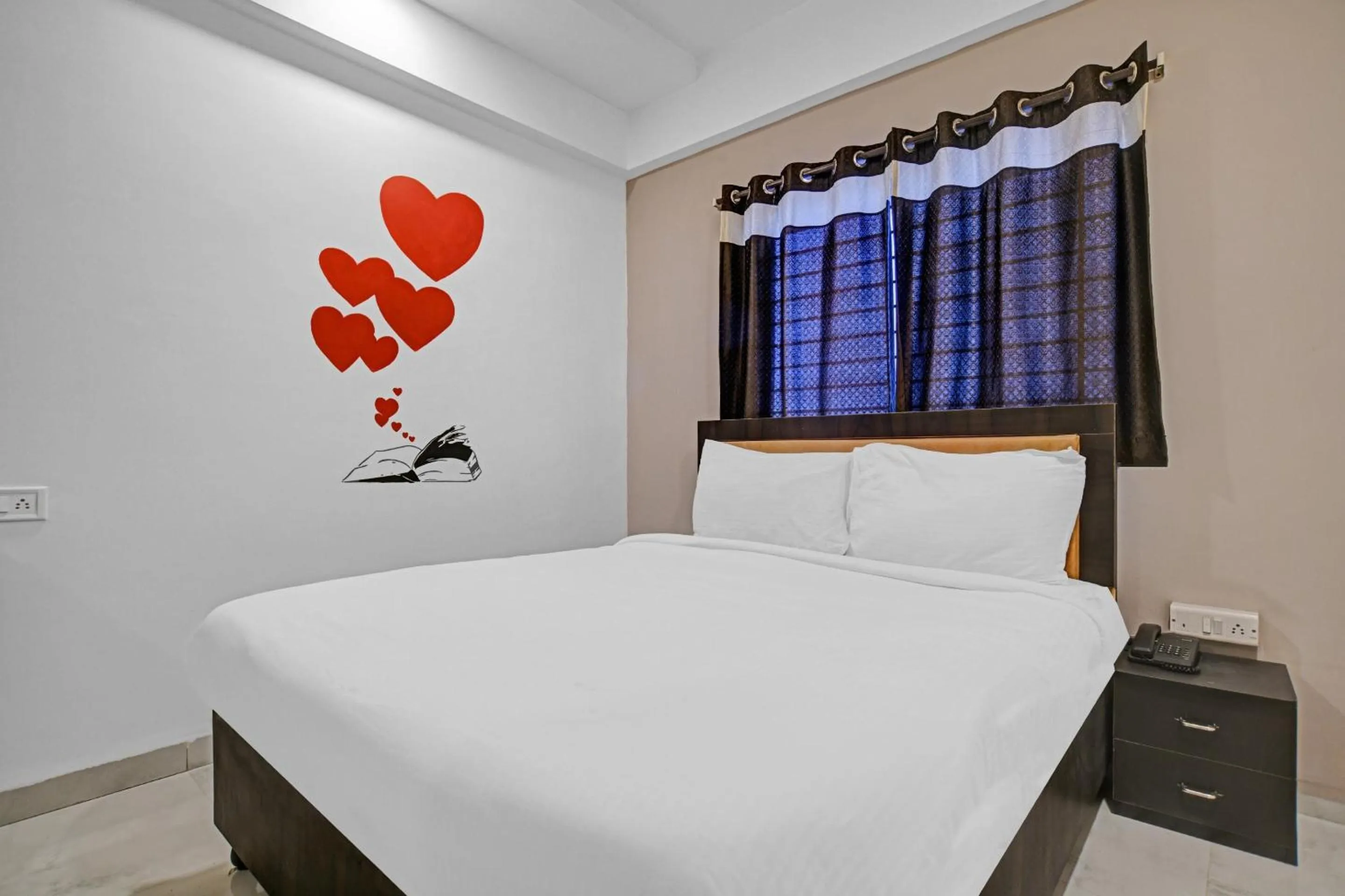 Bedroom in Collection O The Eternity Near LIG Sqaure