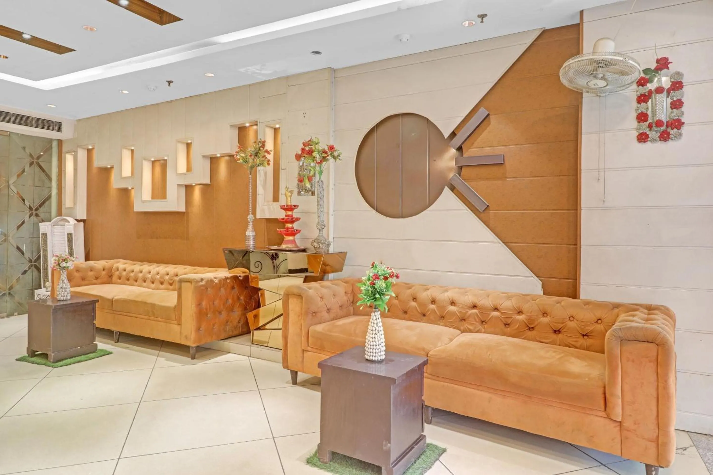 Lobby or reception in Townhouse Bhavya Residency