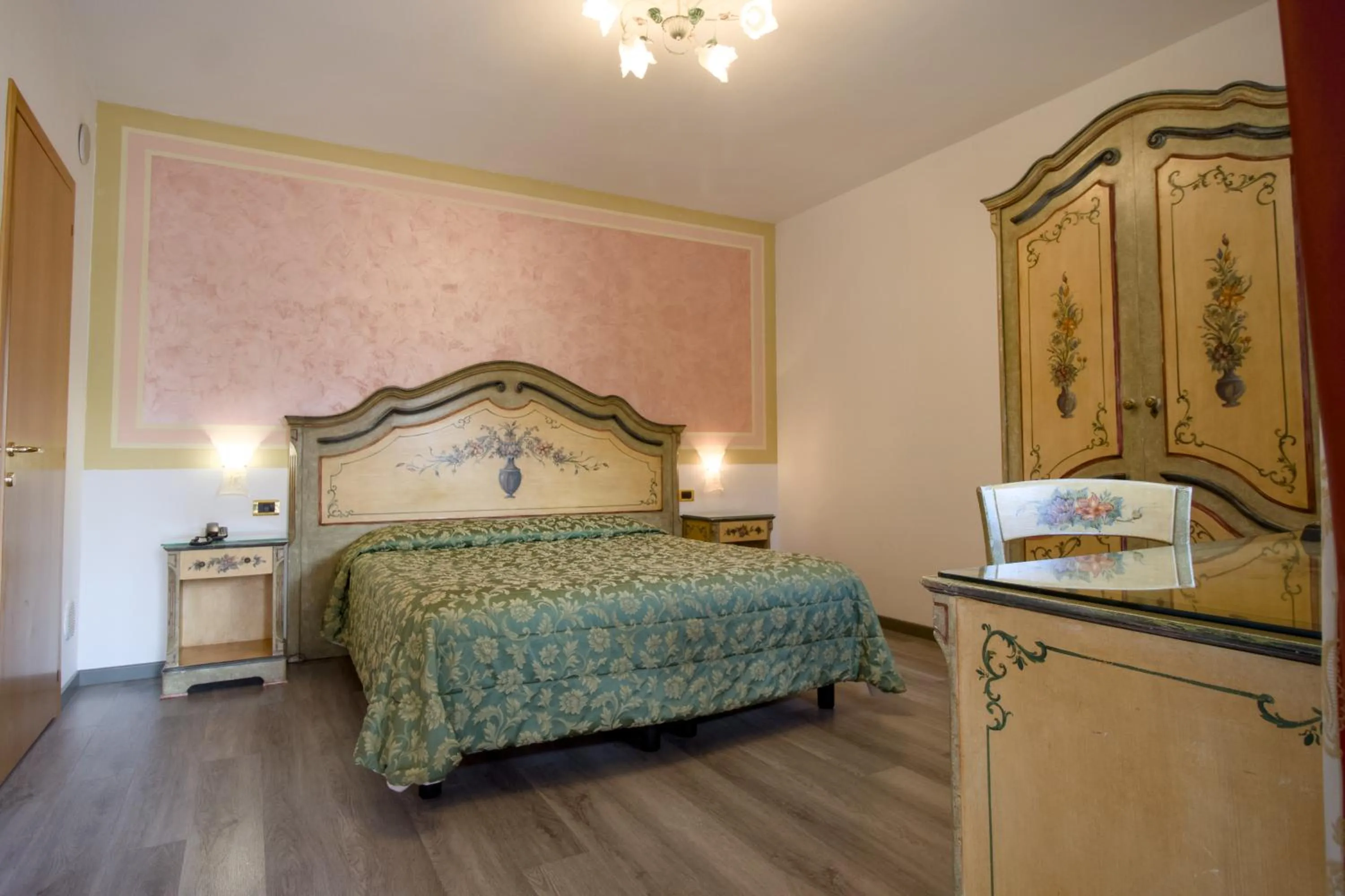 Bedroom, Bed in Hotel Villa Stucky