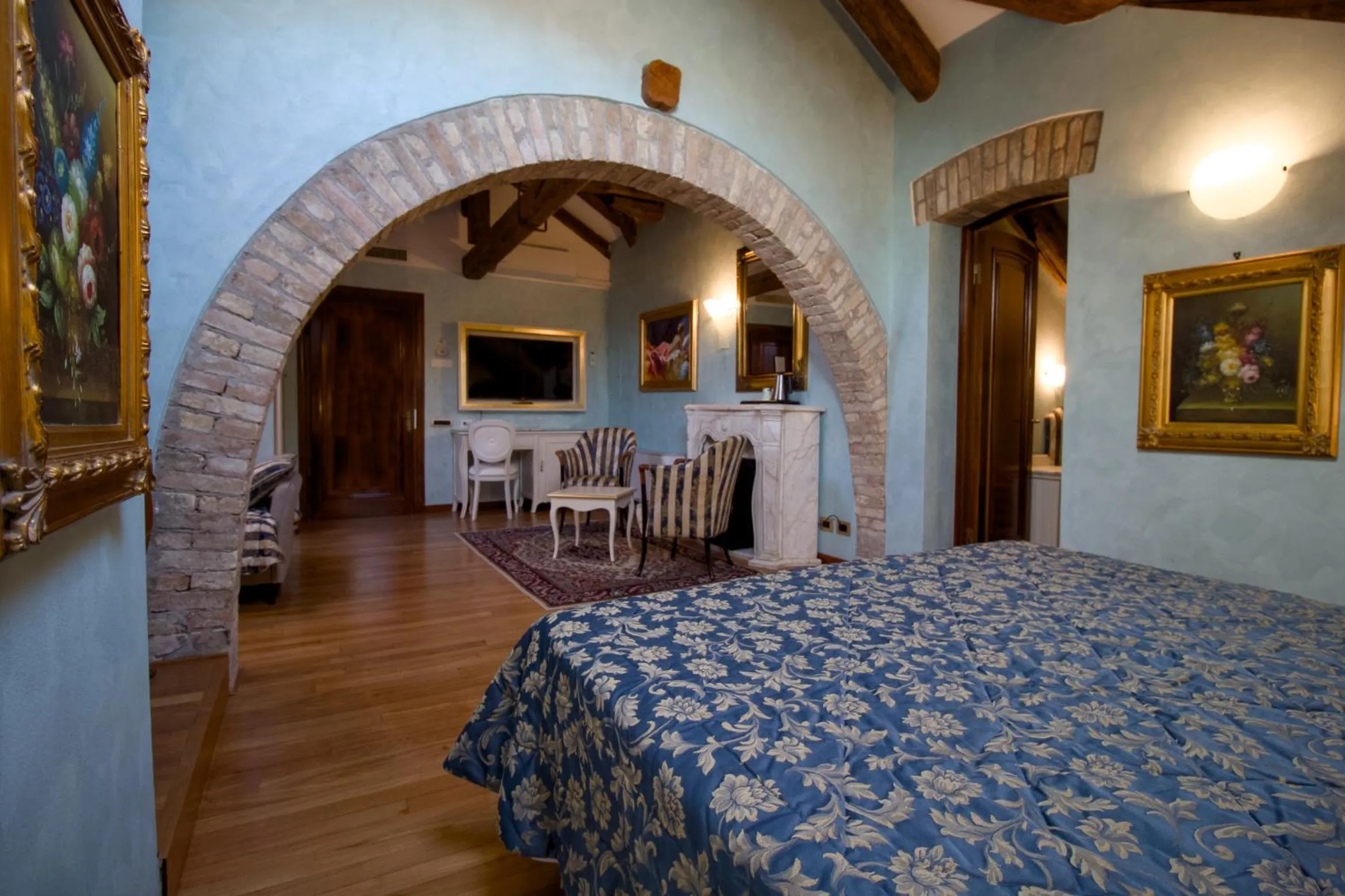 View (from property/room), Bed in Hotel Villa Stucky