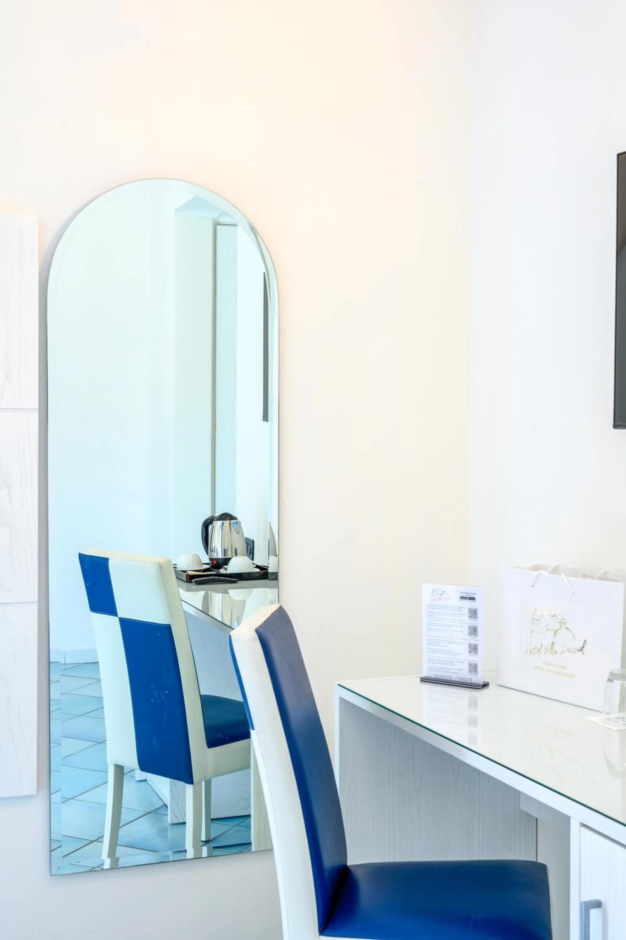 TV and multimedia in Hotel Villa Durrueli Resort & Spa