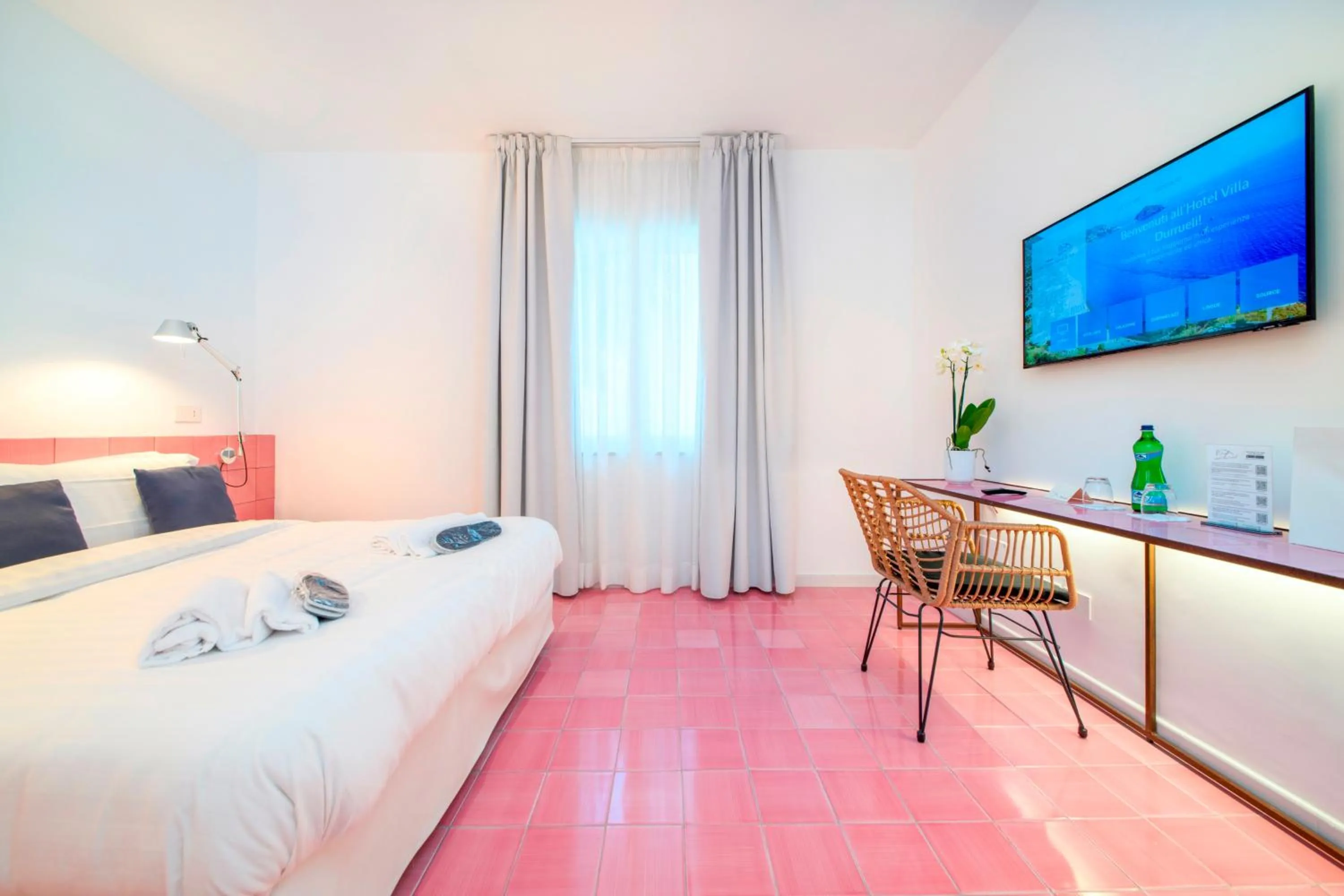 Bed in Hotel Villa Durrueli Resort & Spa