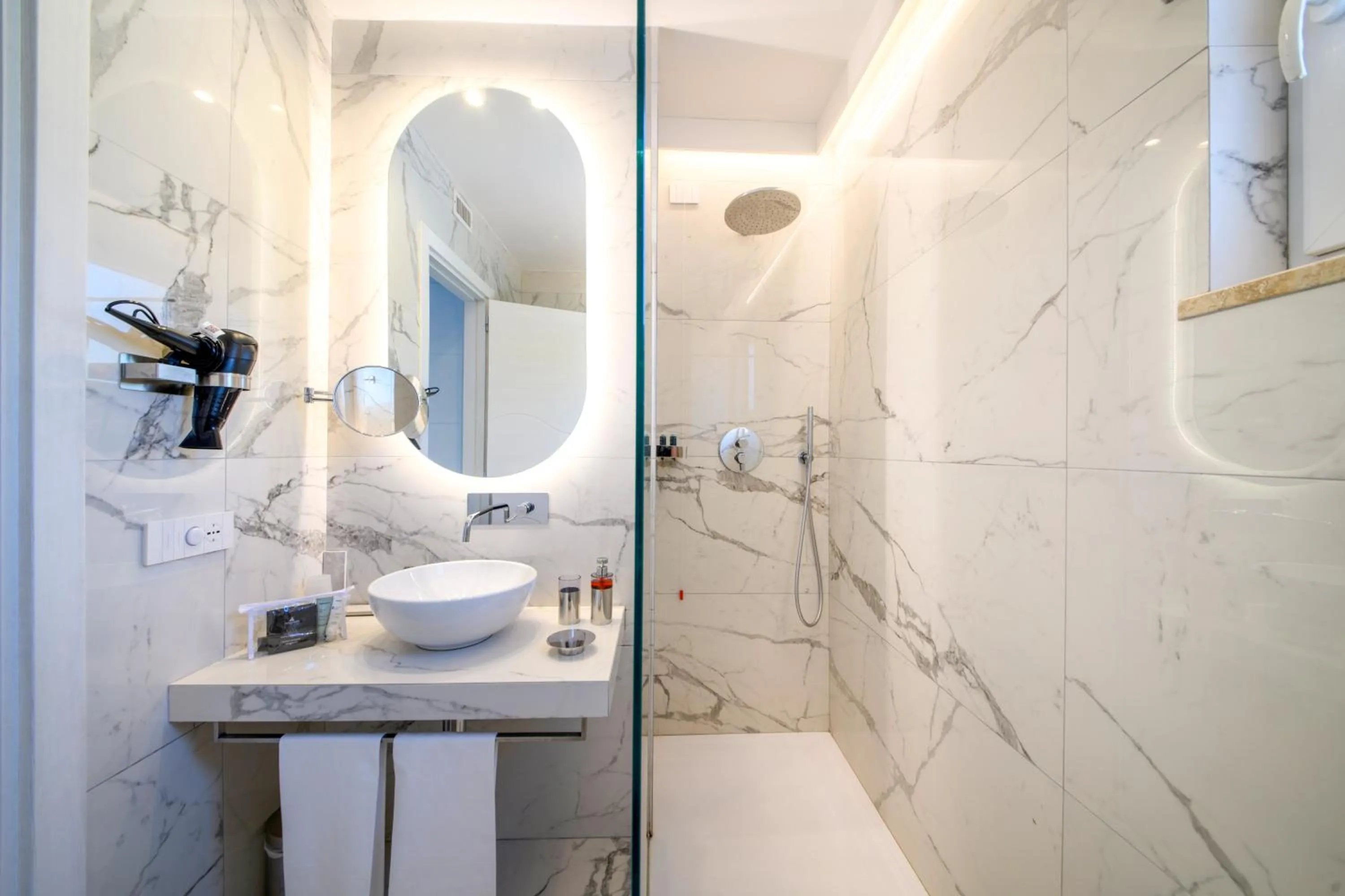 Toilet in Hotel Villa Durrueli Resort & Spa